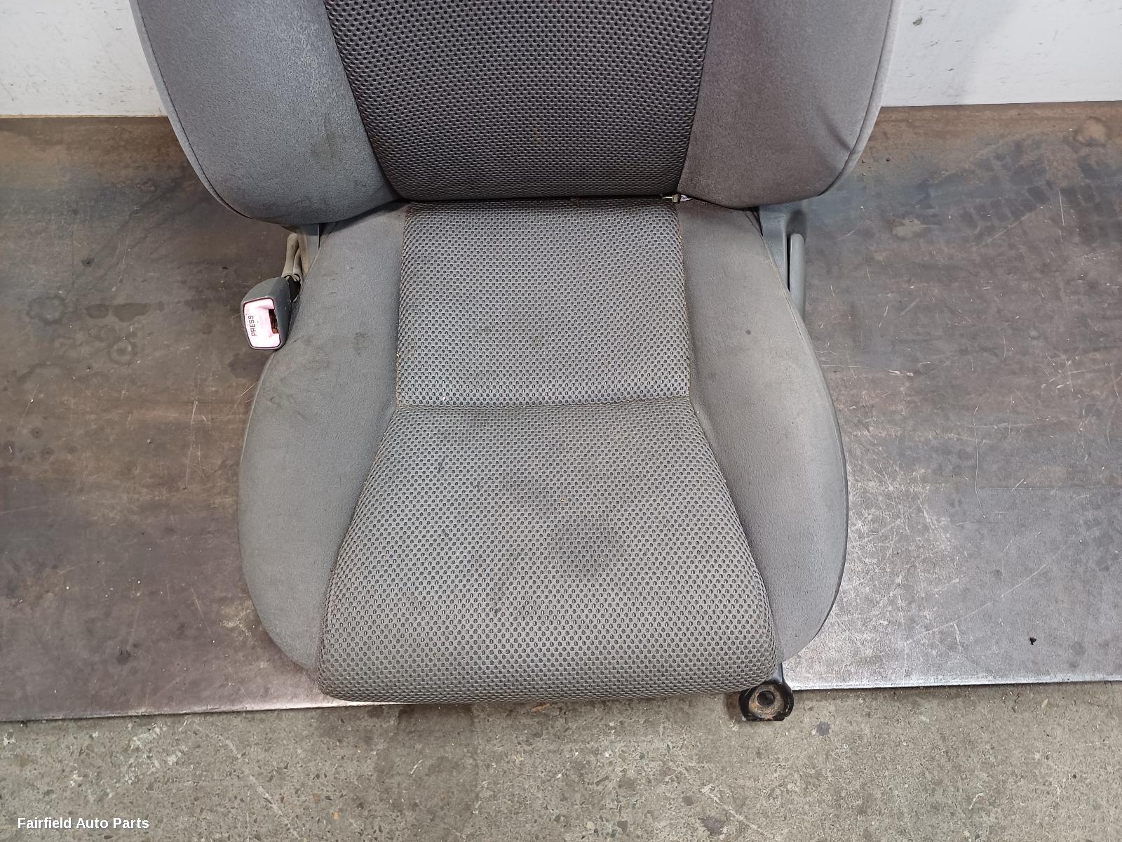 2011-2015 Toyota Hilux Front Seat