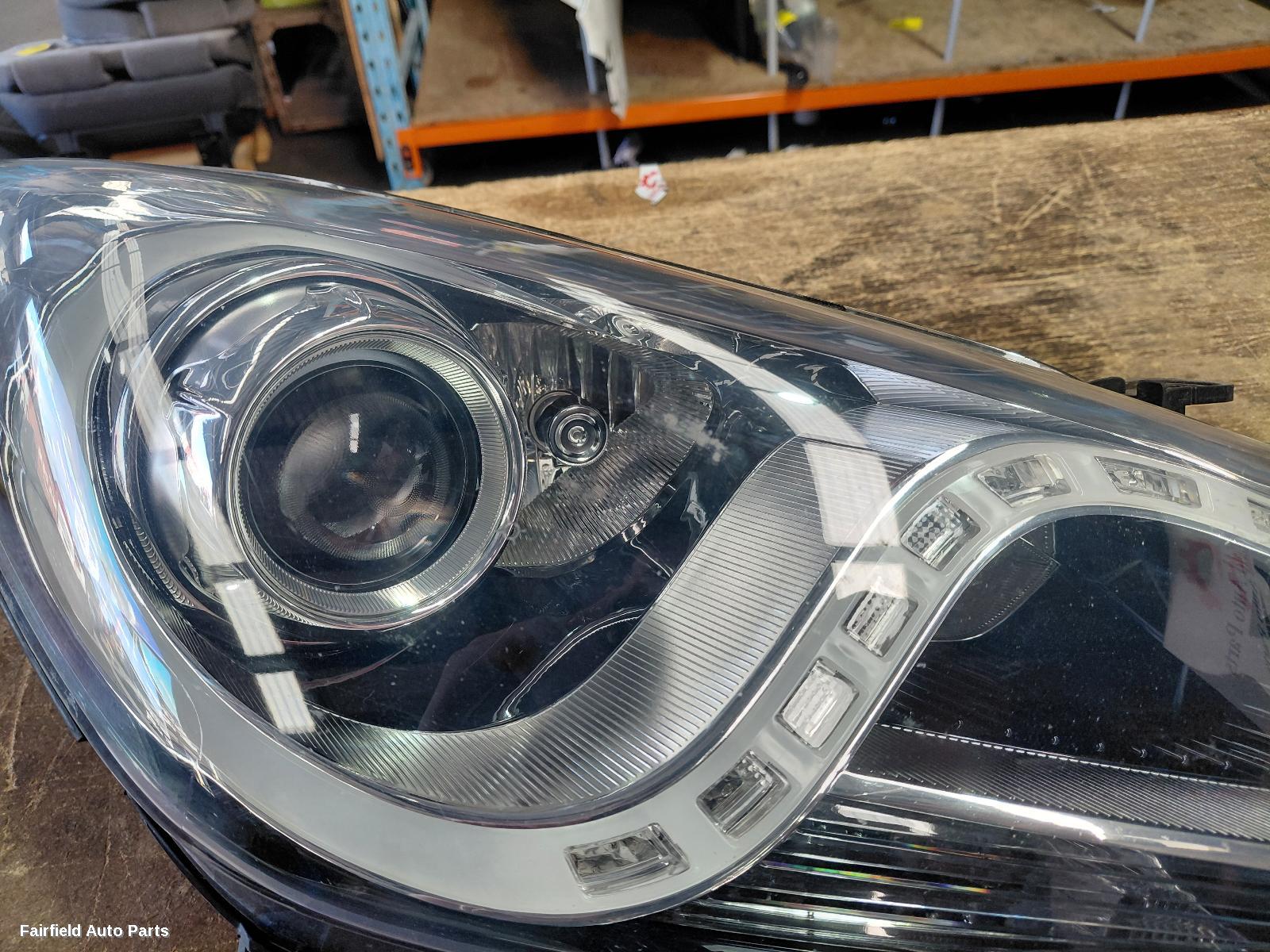 2011-2015 Hyundai I40 Right Headlamp