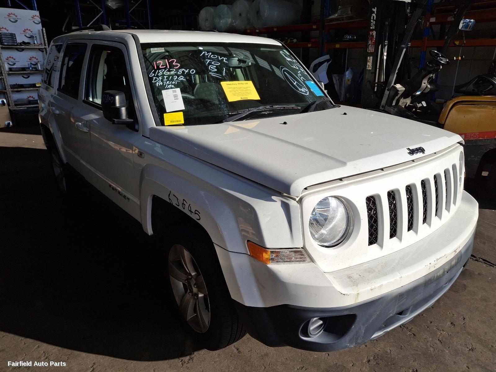 2016 Jeep Patriot Right Front Door