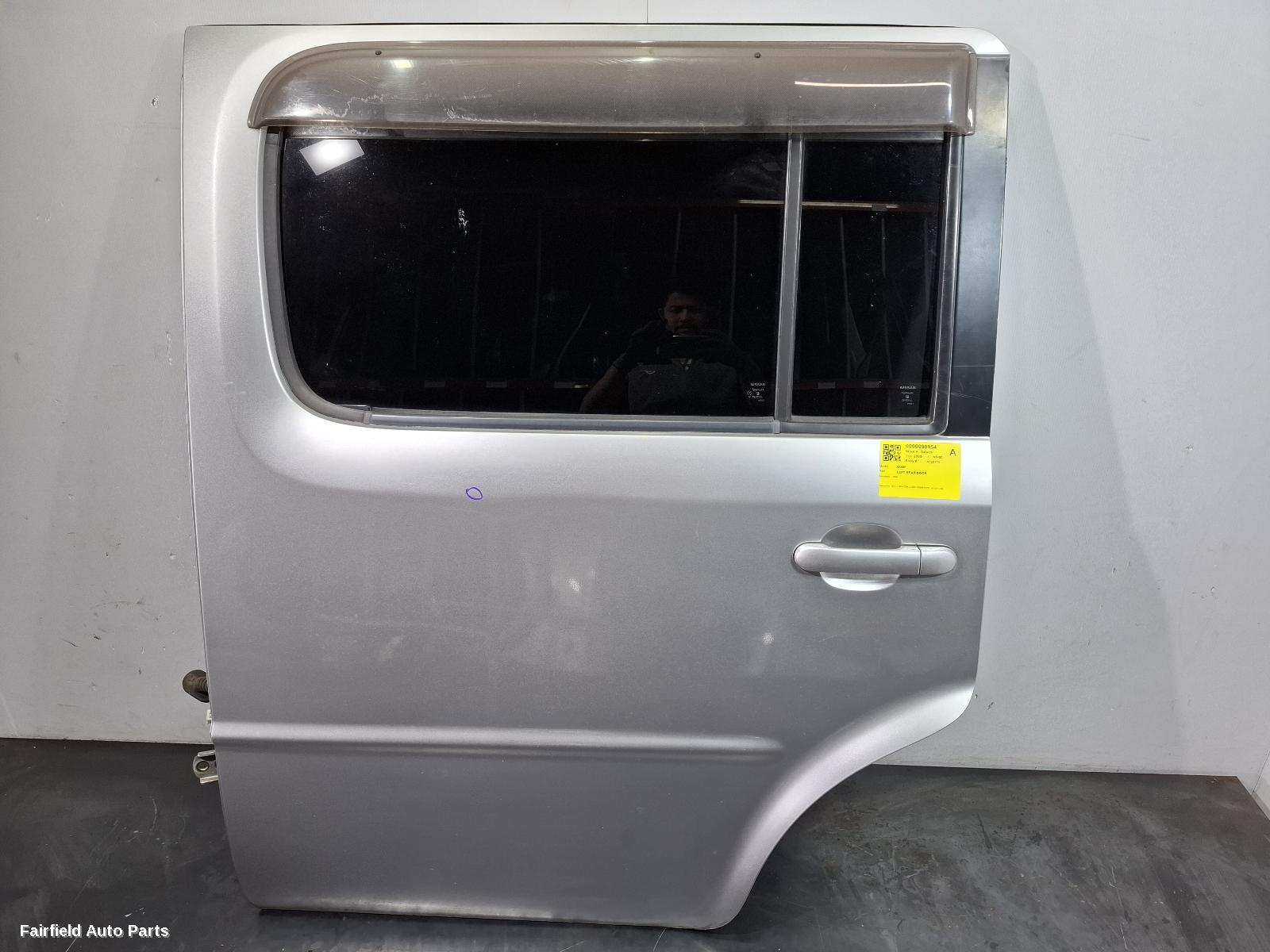 2002-2008 Nissan Cube Left Rear Door Sliding