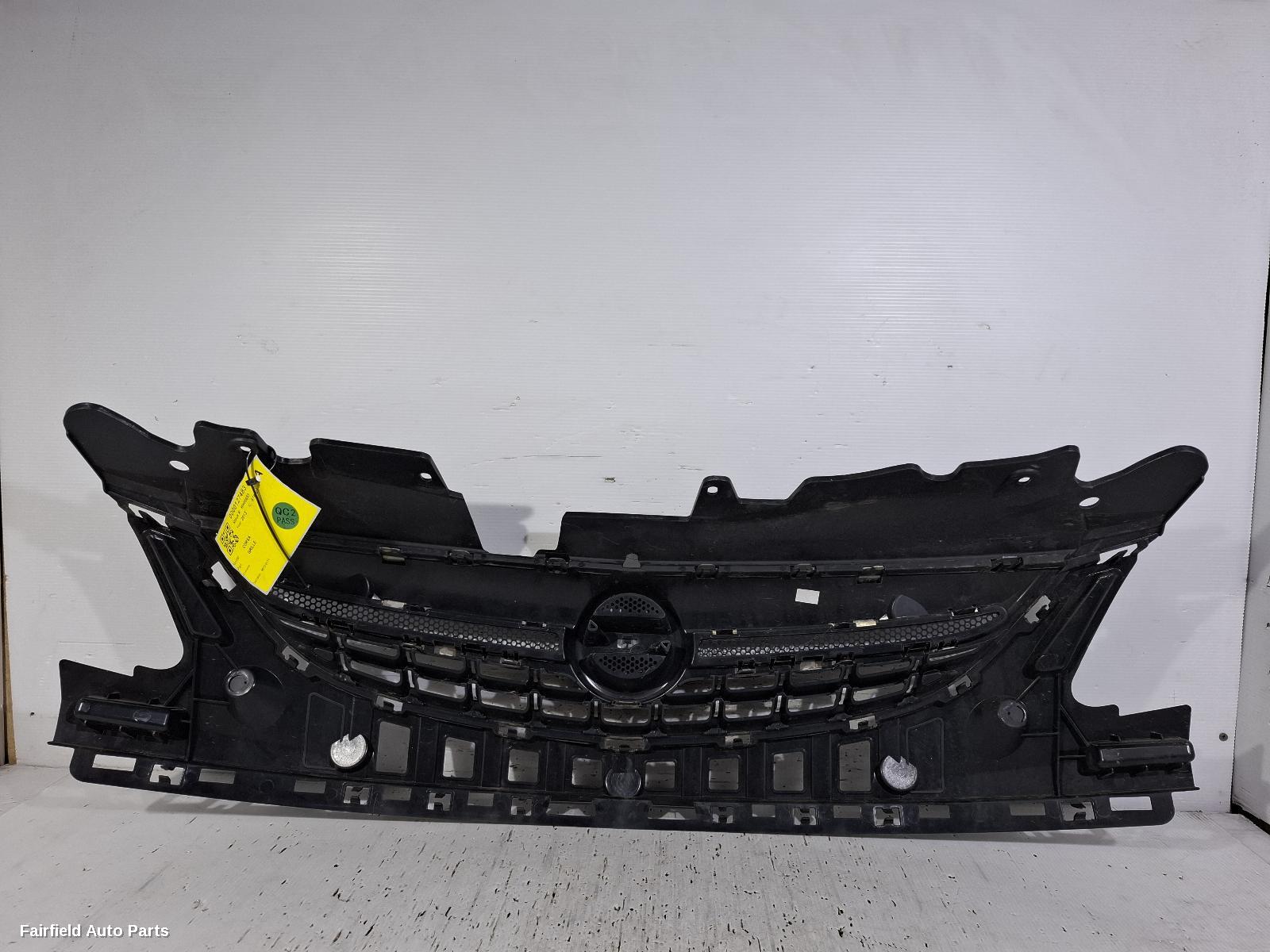 2012-2014 Opel Corsa Grille