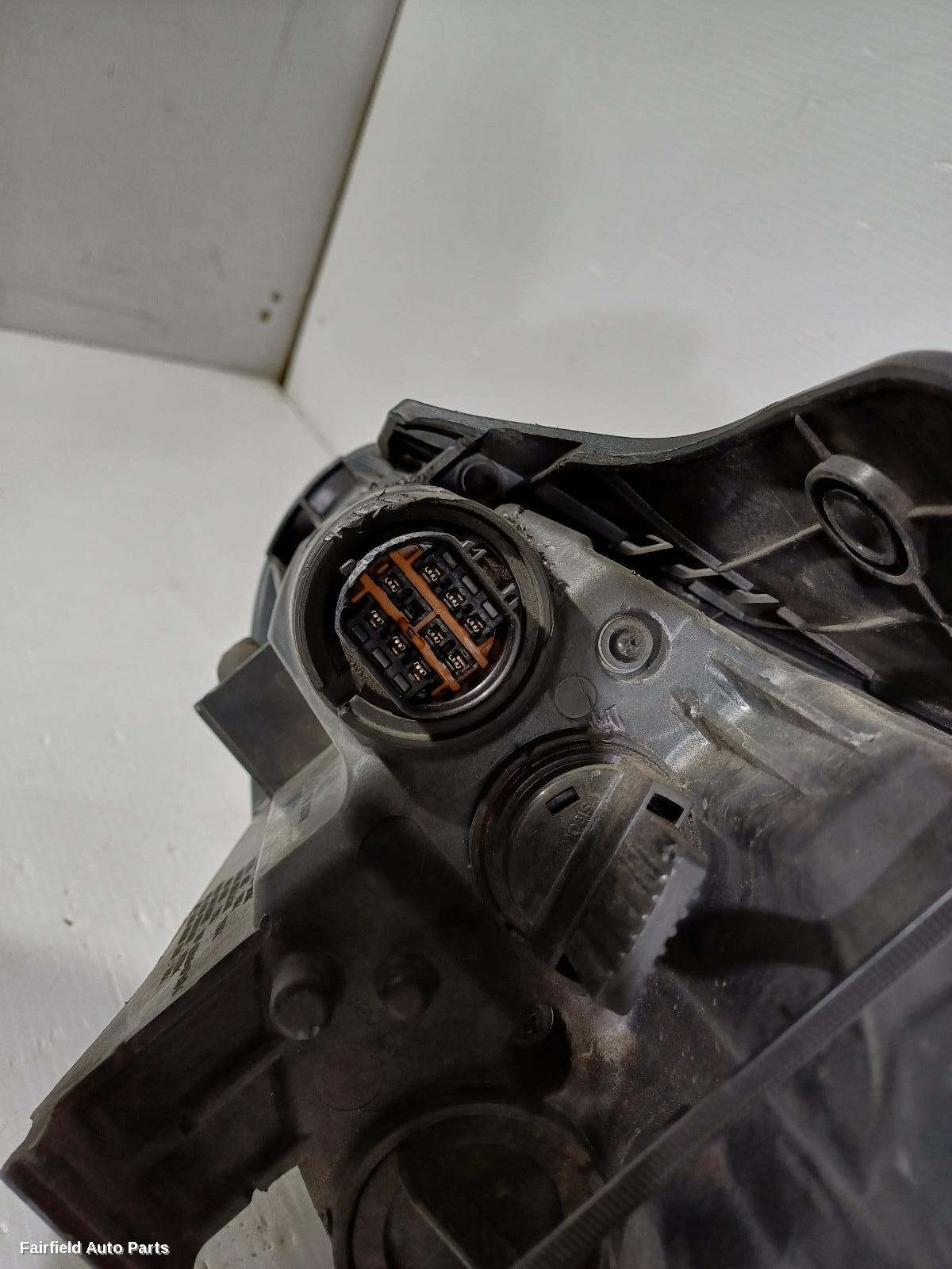 2015-2018 Hyundai Santa Fe Right Headlamp