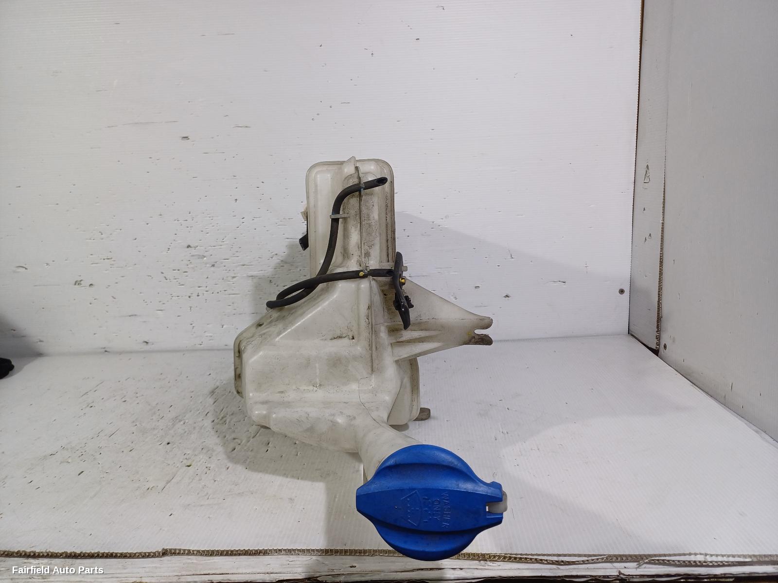 2012-2017 Hyundai I30 Washer Bottle