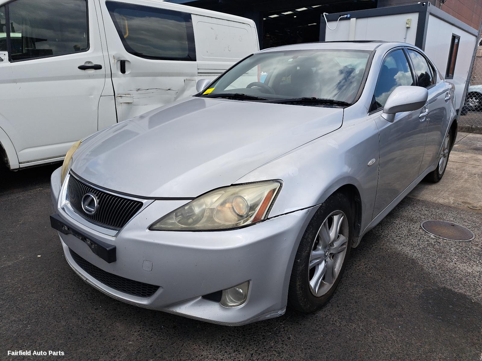 2006 Lexus Is250/is250c Right Indicator Fog Side