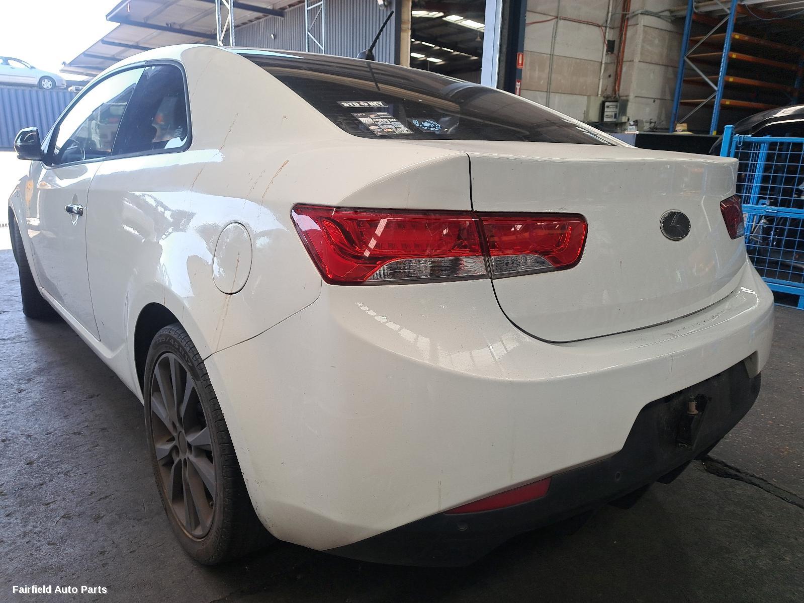 2011 Kia Cerato Right Taillight