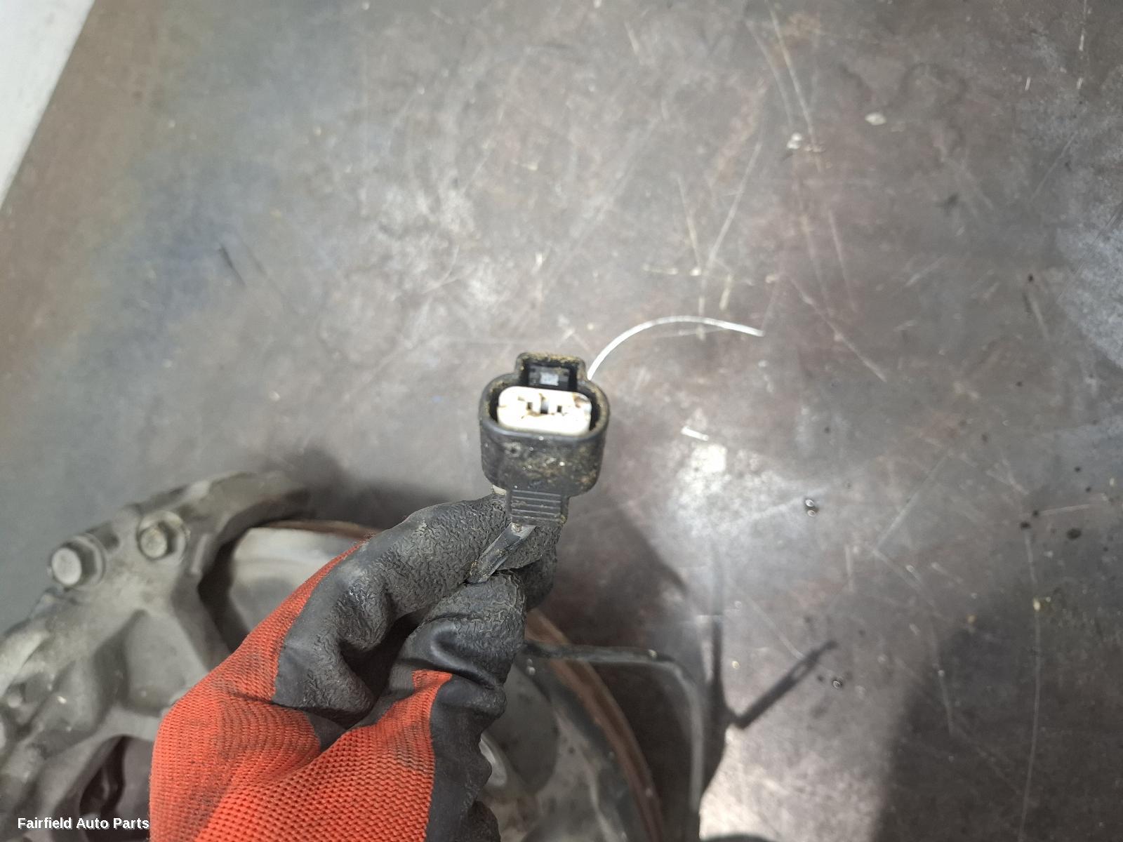 2006-2021 Mitsubishi Pajero Right Front Hub Assembly