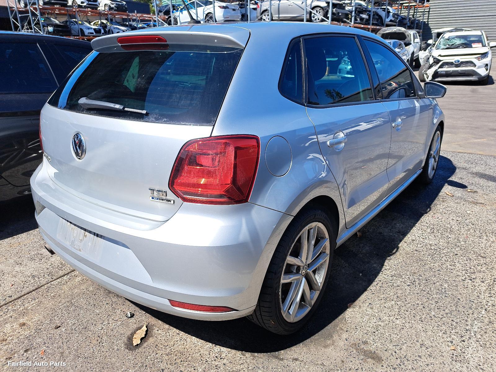 2015 Volkswagen Polo Left Front Door