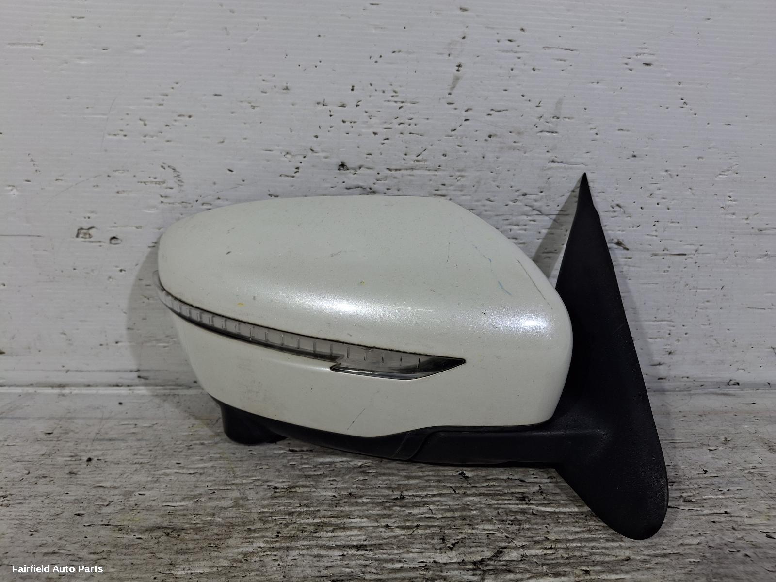 2015-2019 Nissan Juke Right Door Mirror