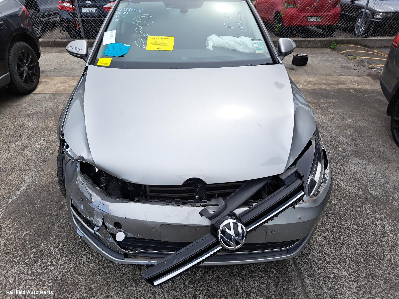 2016 Volkswagen Golf Left Rear Door Sliding