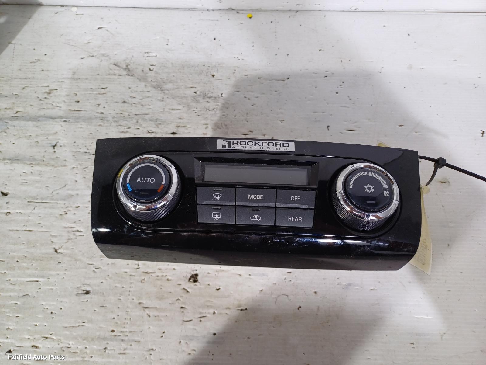 2014-2021 Mitsubishi Pajero Heater Ac Controls