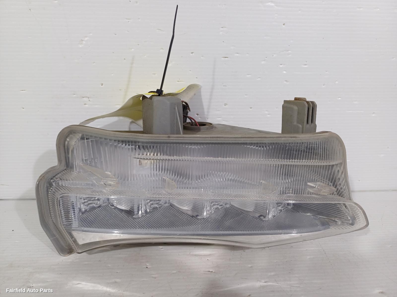 2013-2016 Toyota Kluger Left Indicator Fog Side