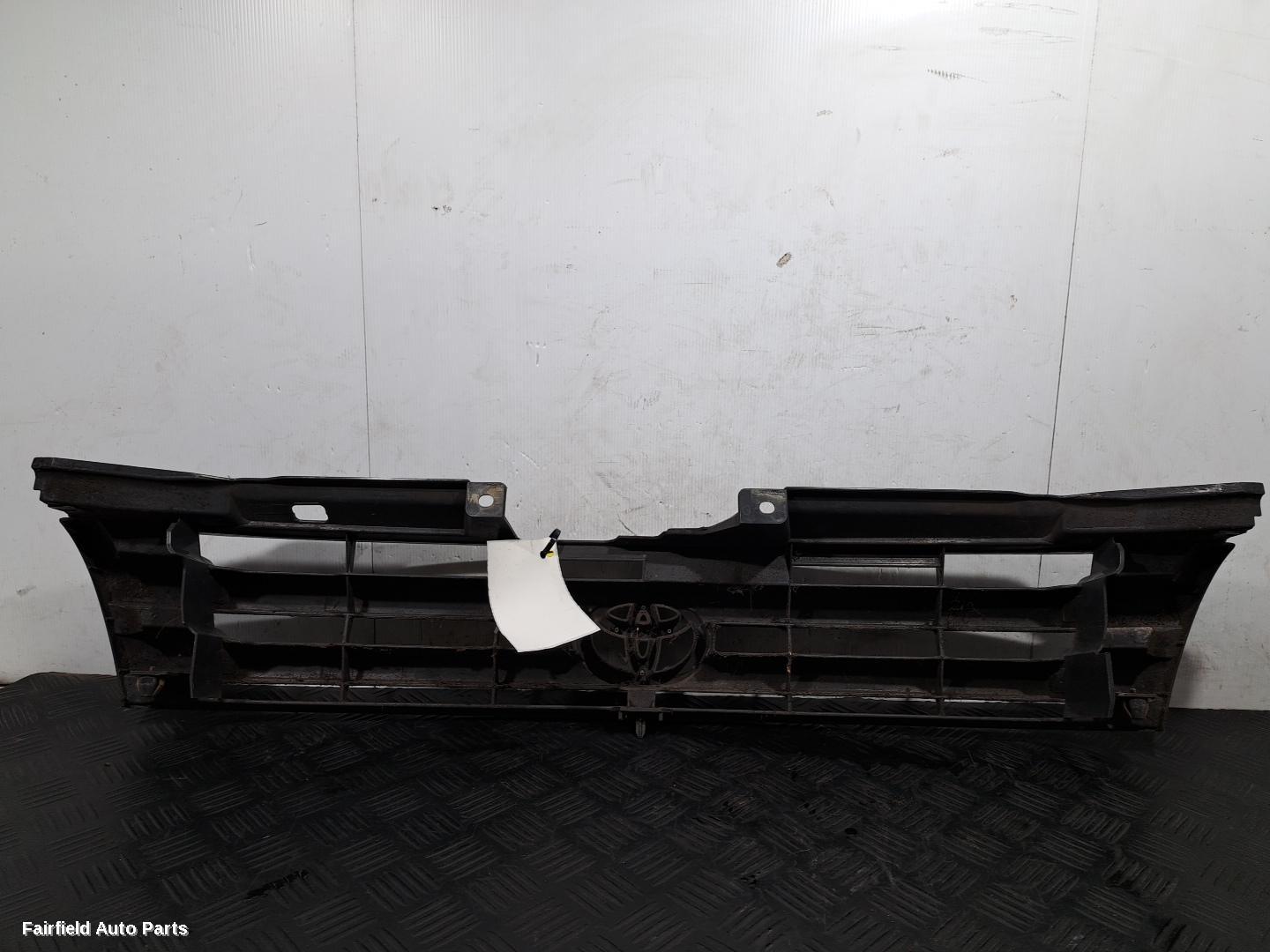 1996-1998 Toyota Townace Grille