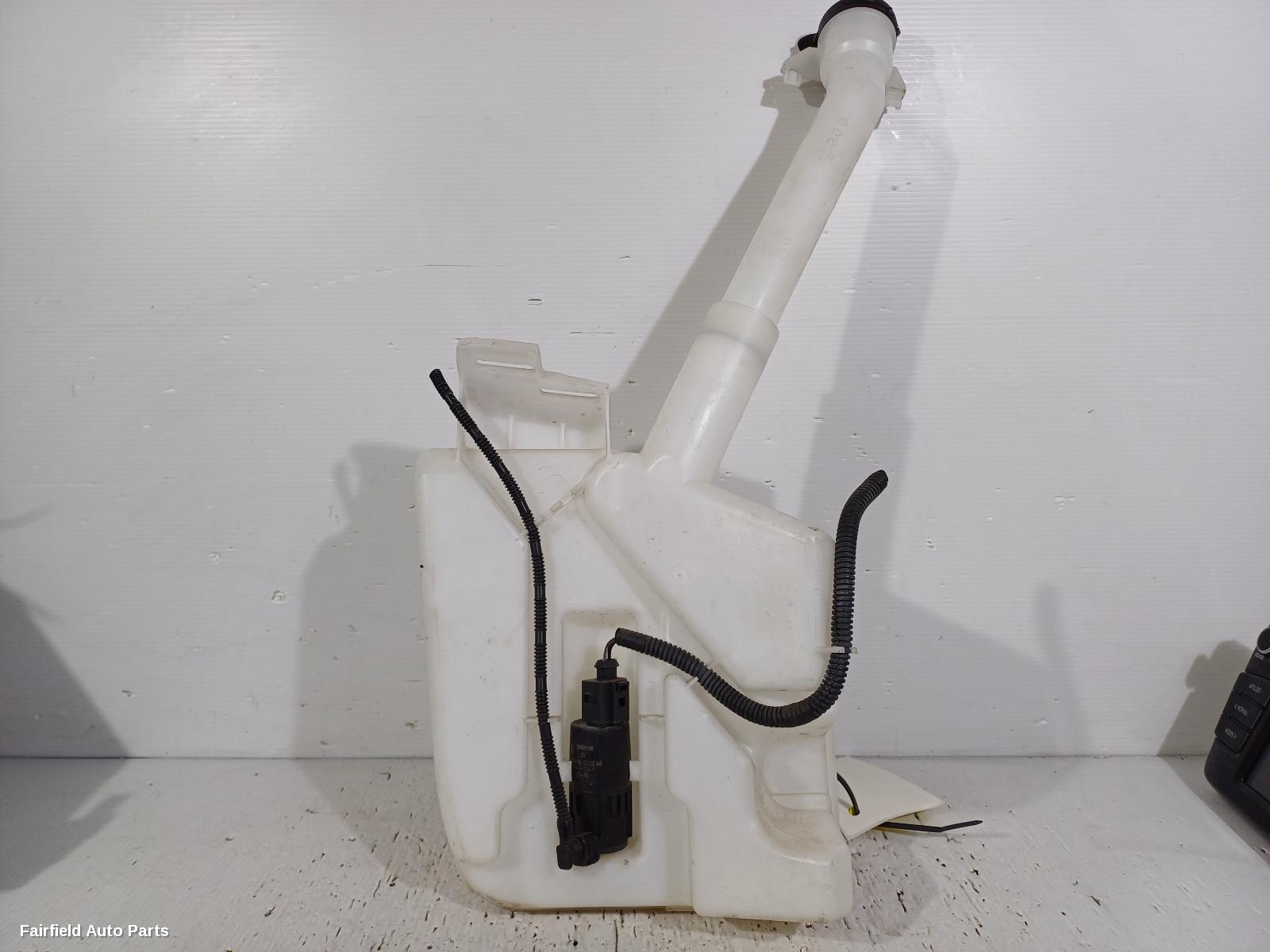 2017-2020 Holden Astra Washer Bottle