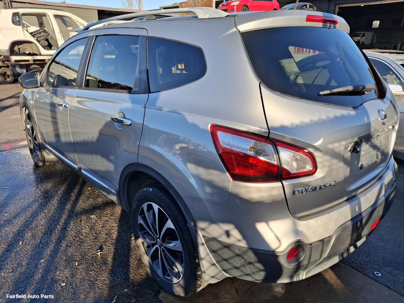 2010-2014 Nissan Dualis Left Rear Door Sliding