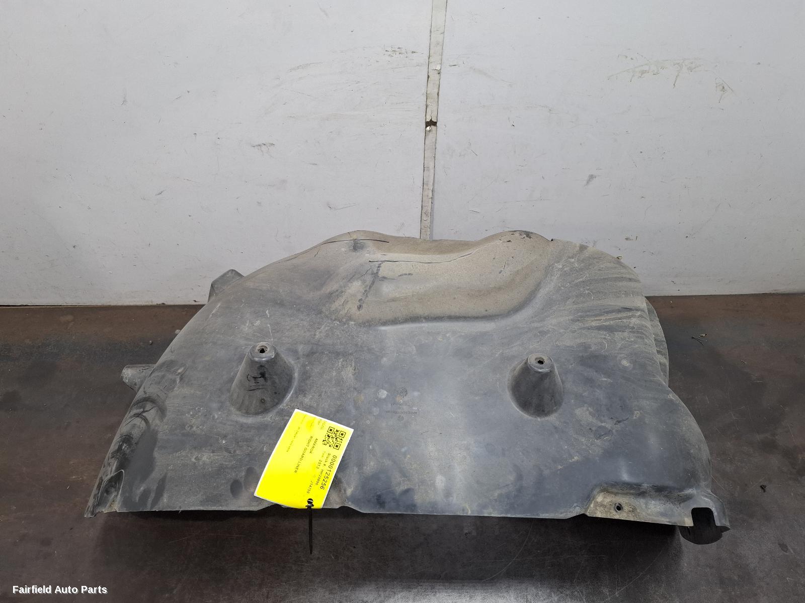 2010-2016 Volkswagen Amarok Right Guard Liner