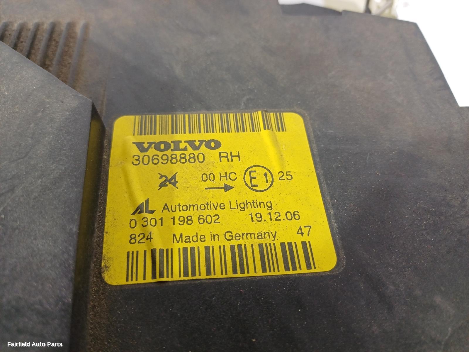 2004-2007 Volvo S40 Right Headlamp