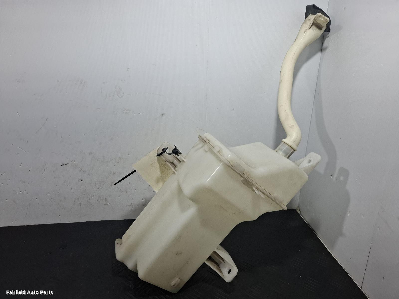2015-2025 Ldv G10 Washer Bottle