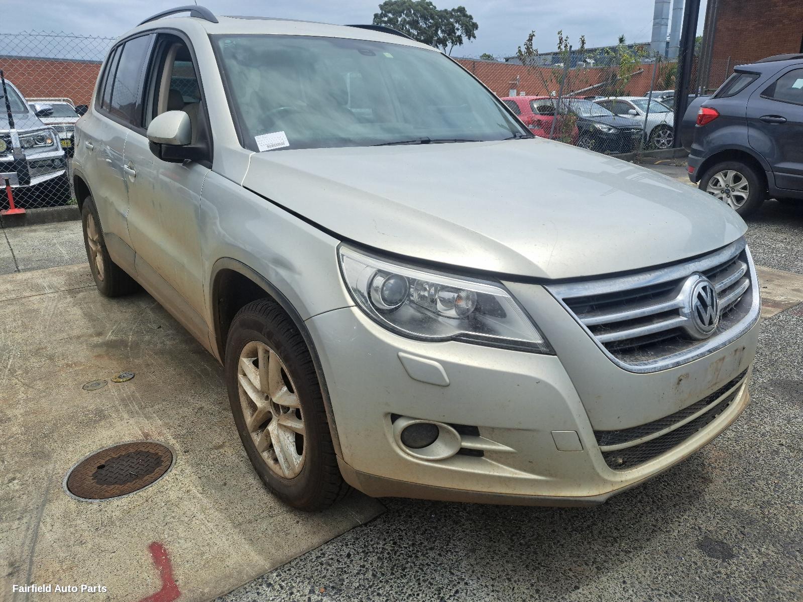 2009 Volkswagen Tiguan Left Front Lower Control Arm