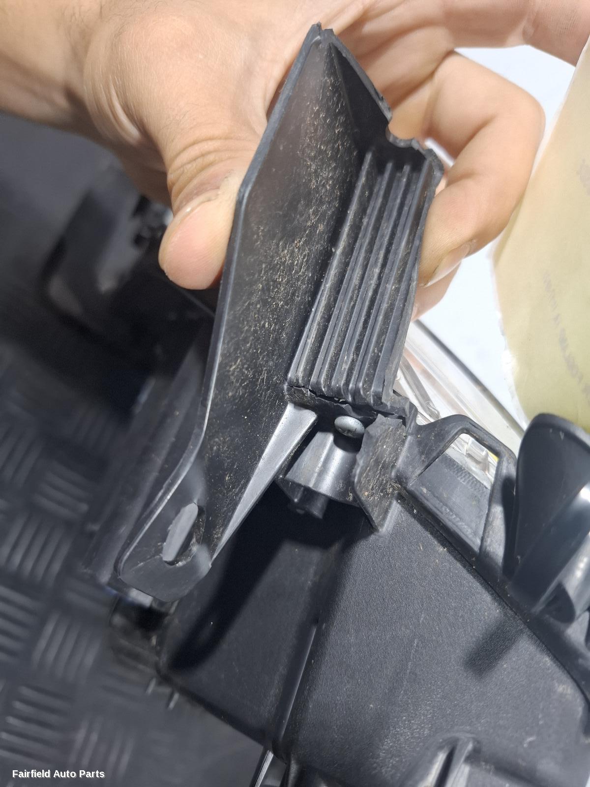 2017-2020 Mitsubishi Eclipse Cross Left Indicator Fog Side