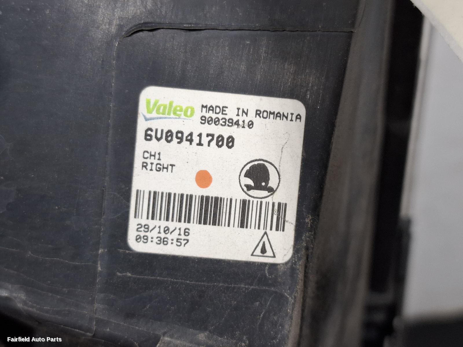 2015-2018 Skoda Fabia Right Indicator Fog Side