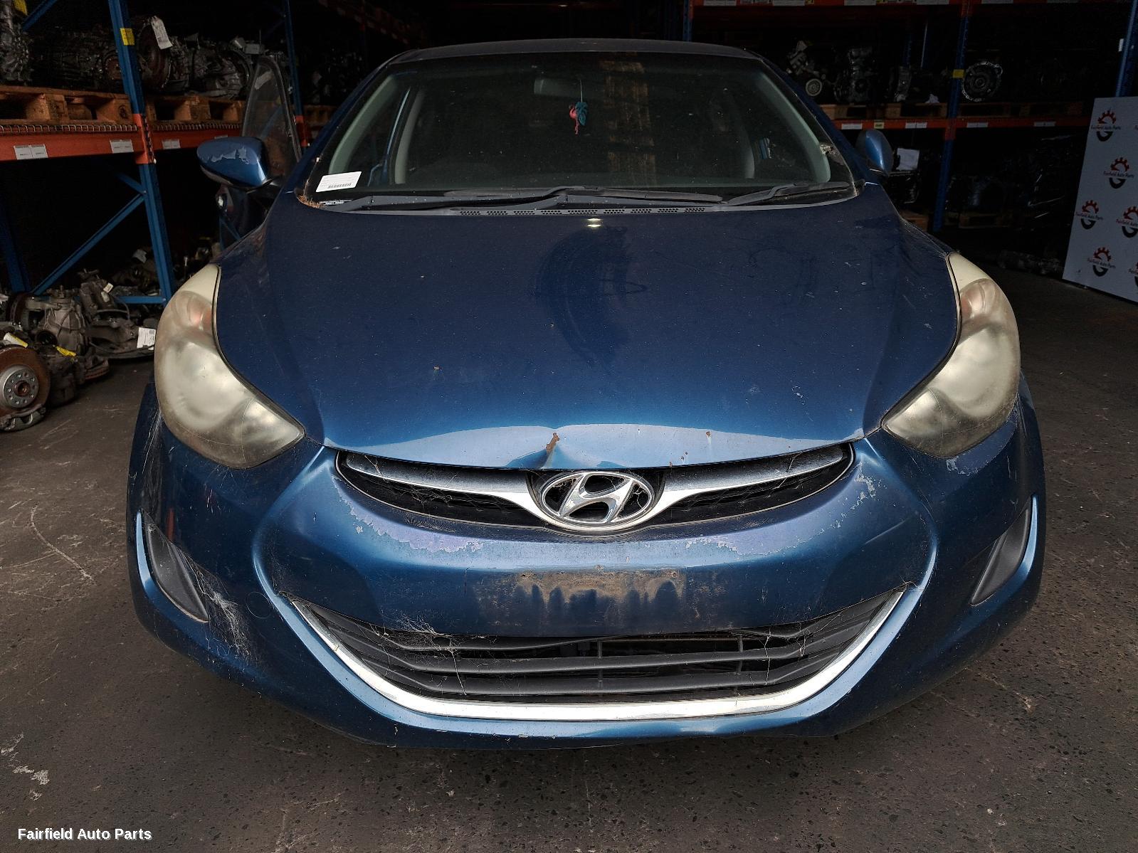 2013 Hyundai Elantra Right Taillight
