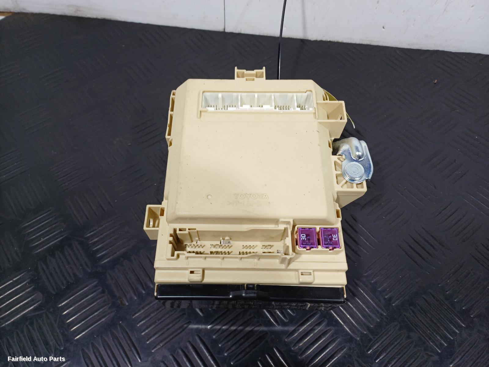 2007-2014 Toyota Kluger Fuse Box