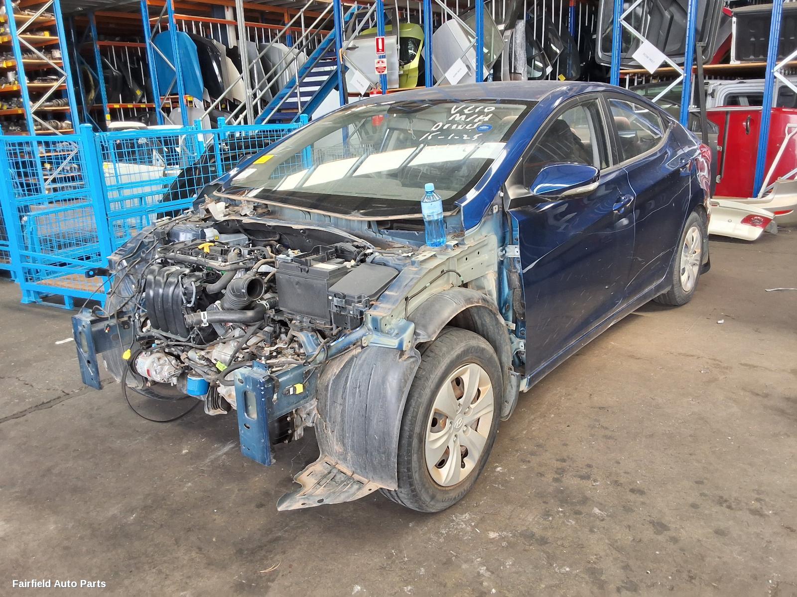 2011 Hyundai Elantra Left Taillight