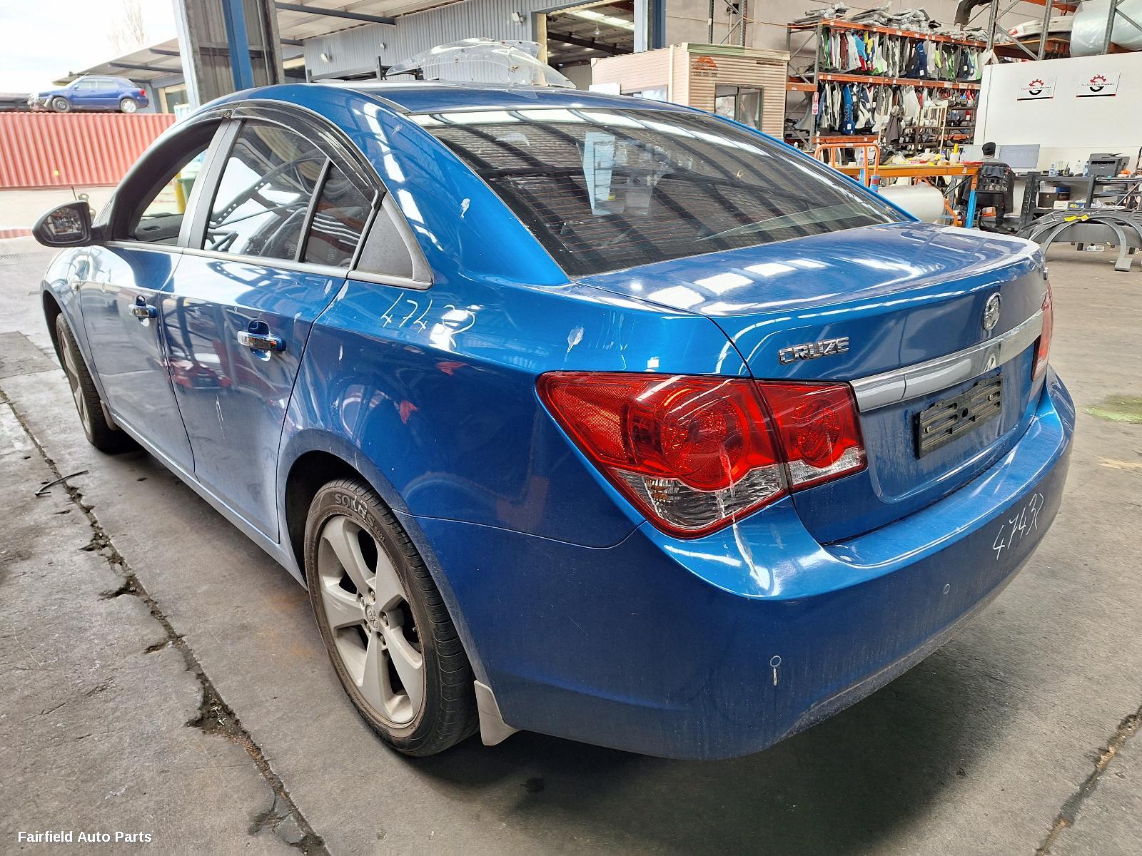 2010 Holden Cruze Left Front Window Reg Motor