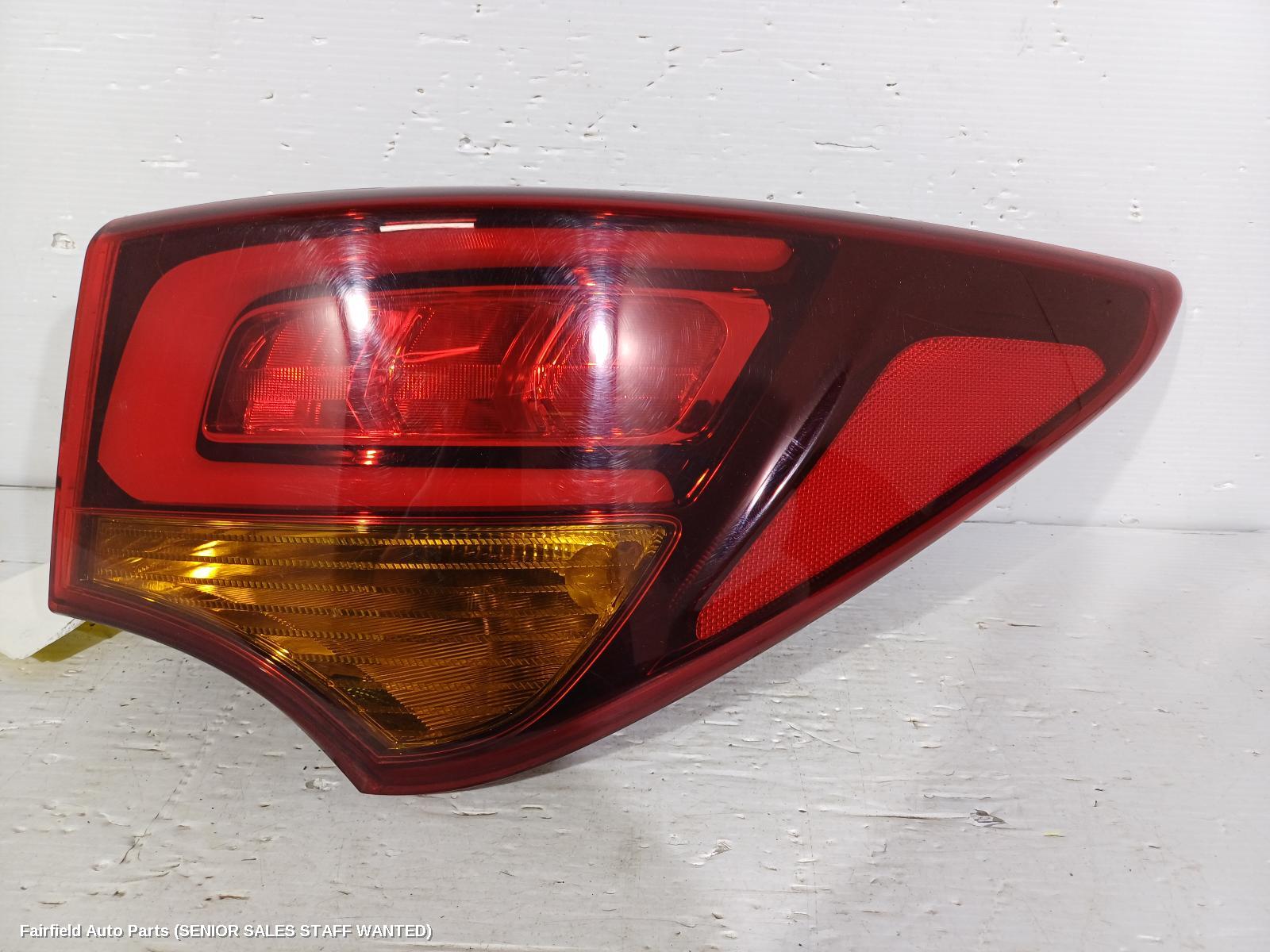 2016 Hyundai Santa Fe Right Taillight