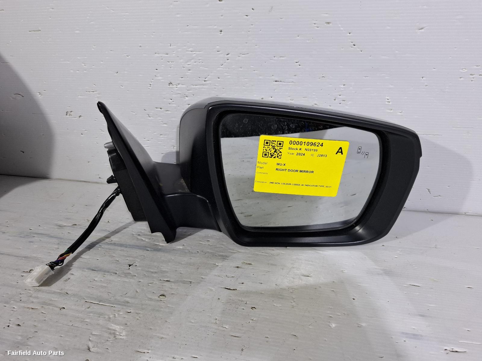 2021-2025 Isuzu Mu-x Right Door Mirror