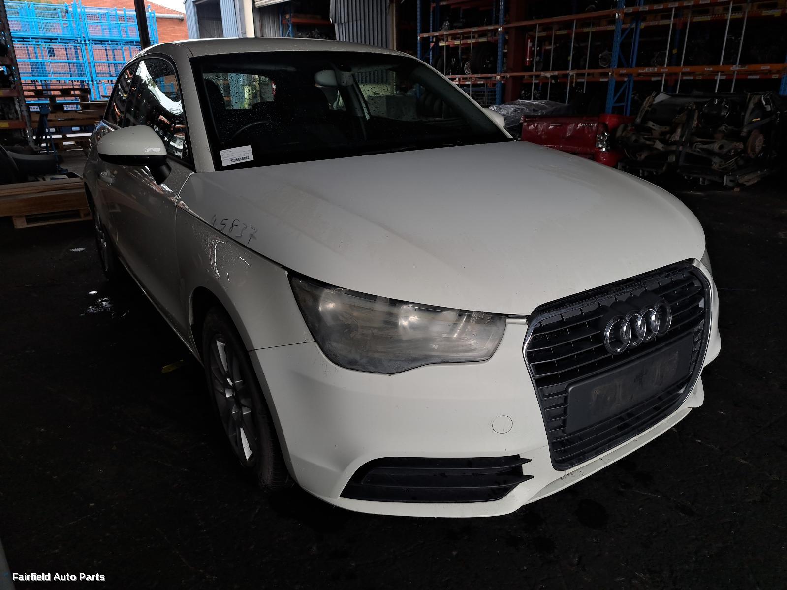 2011 Audi A1 Right Front Hub Assembly