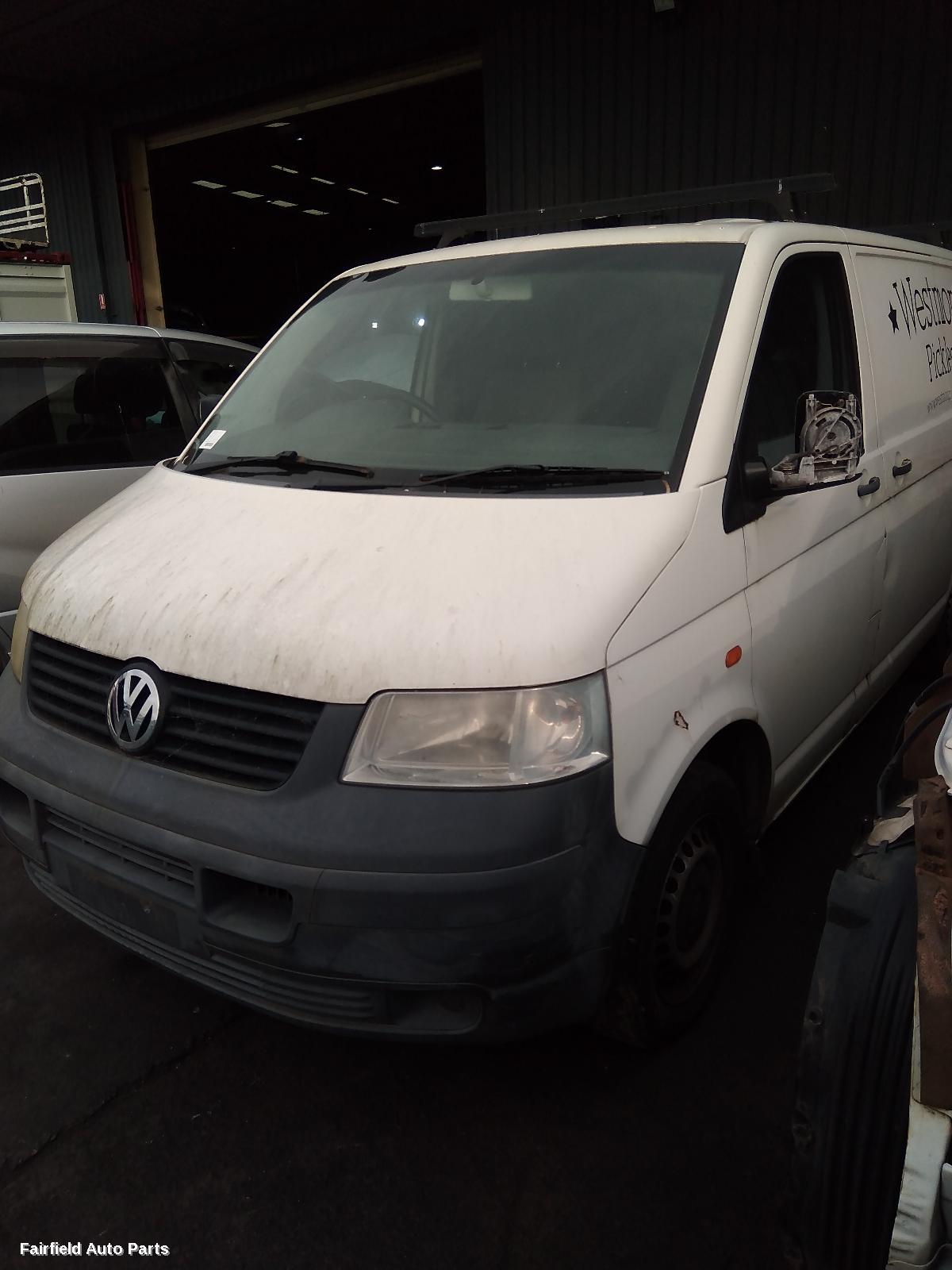 2005 Volkswagen Transporter Left Taillight