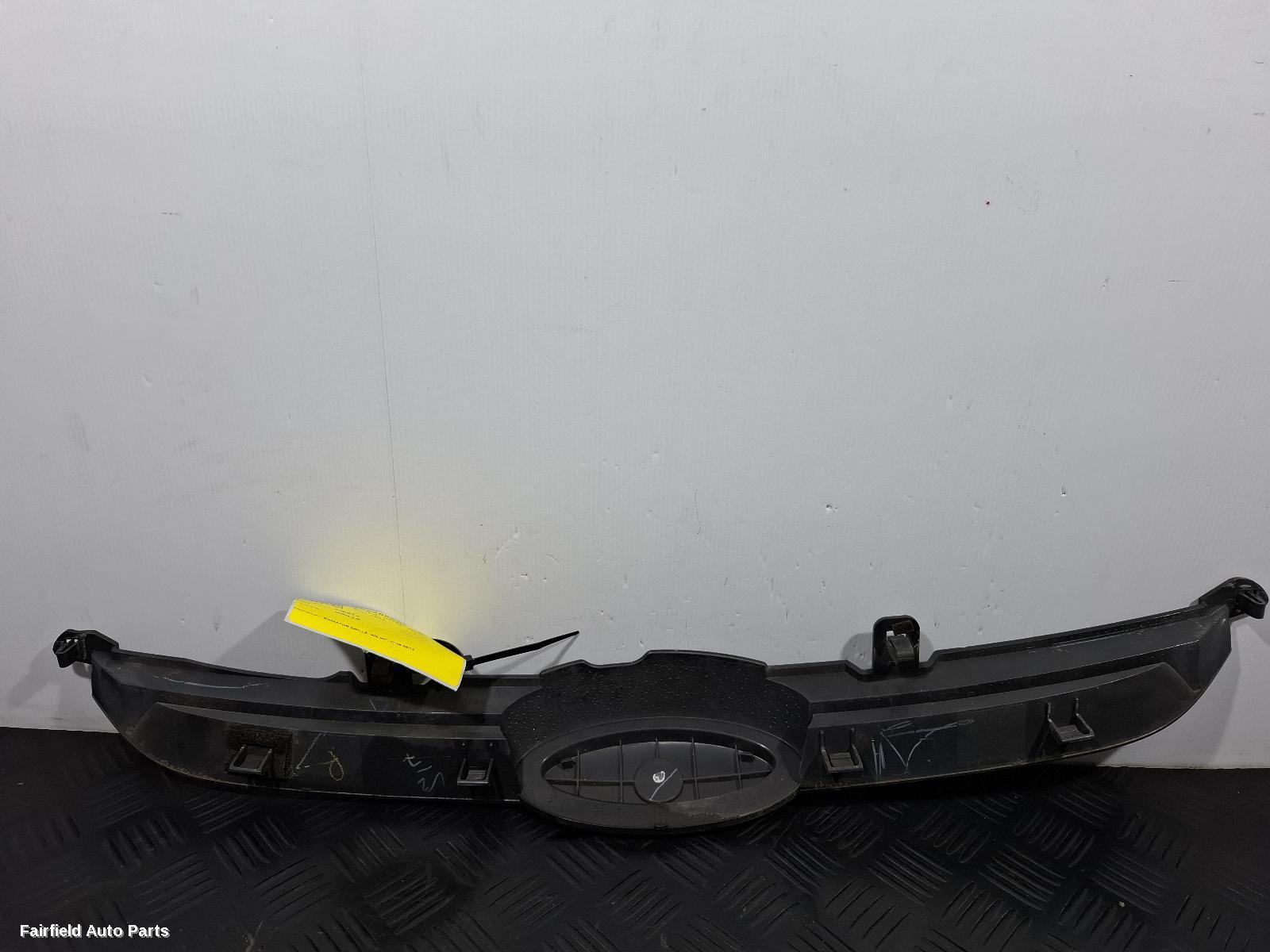 2008-2013 Ford Fiesta Grille