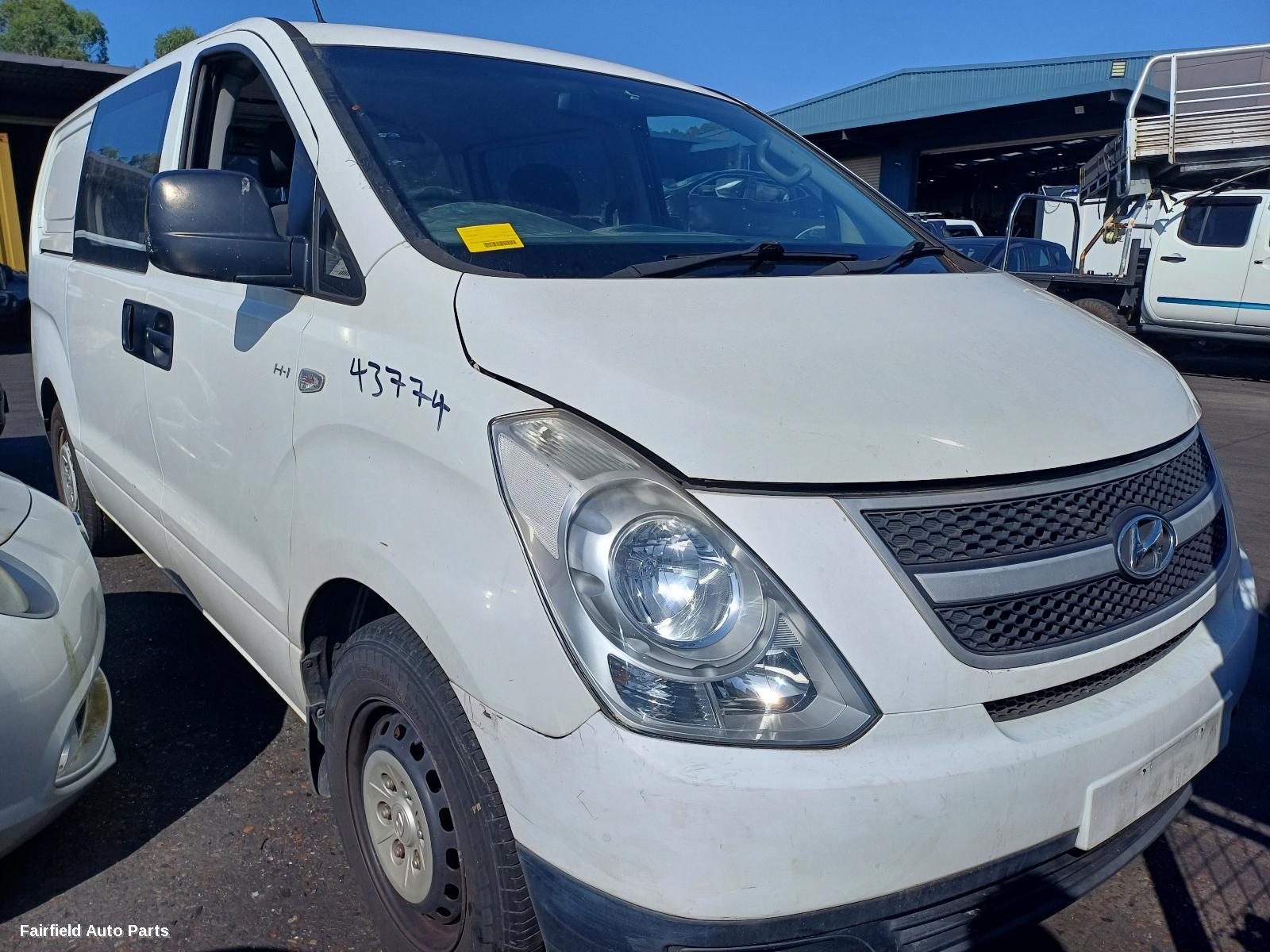 2010 Hyundai Iload/imax Left Rear Door Window