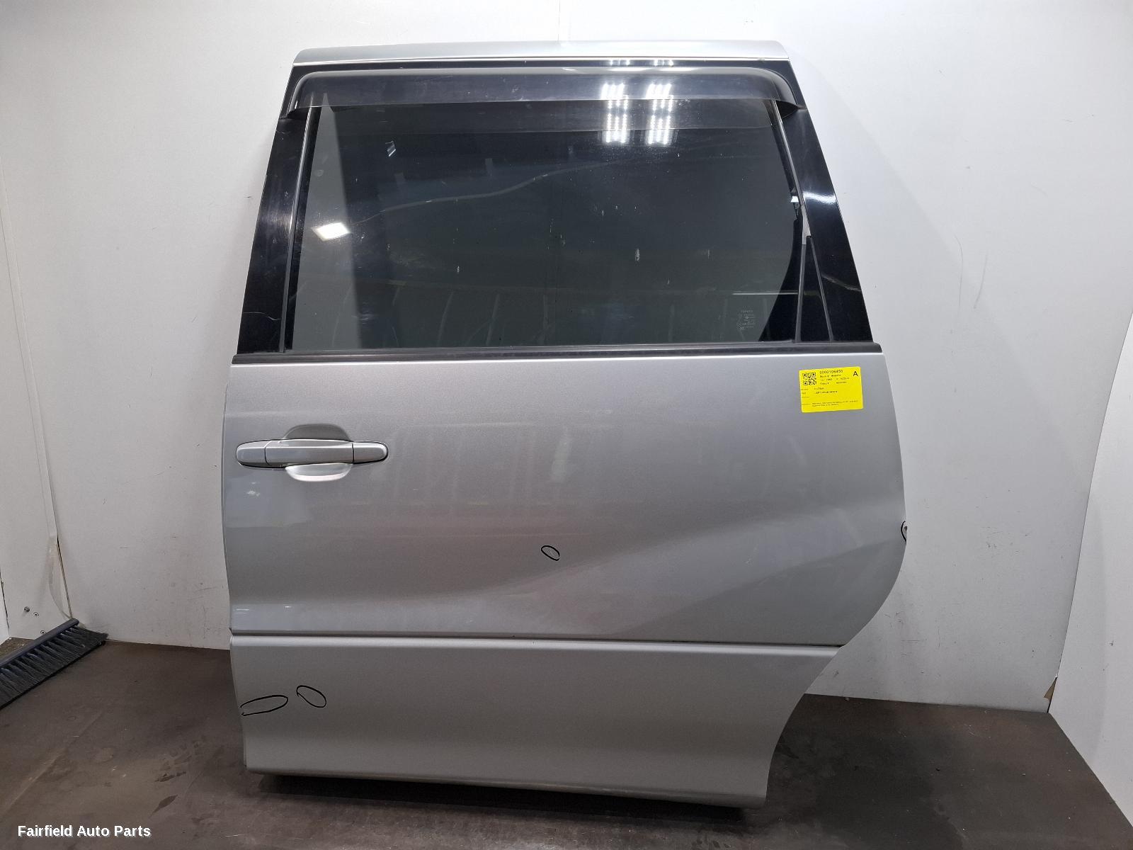 2003 Toyota Estima Left Rear Door Sliding