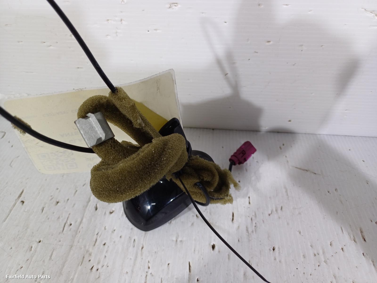 2009-2016 Mercedes E Class Antenna