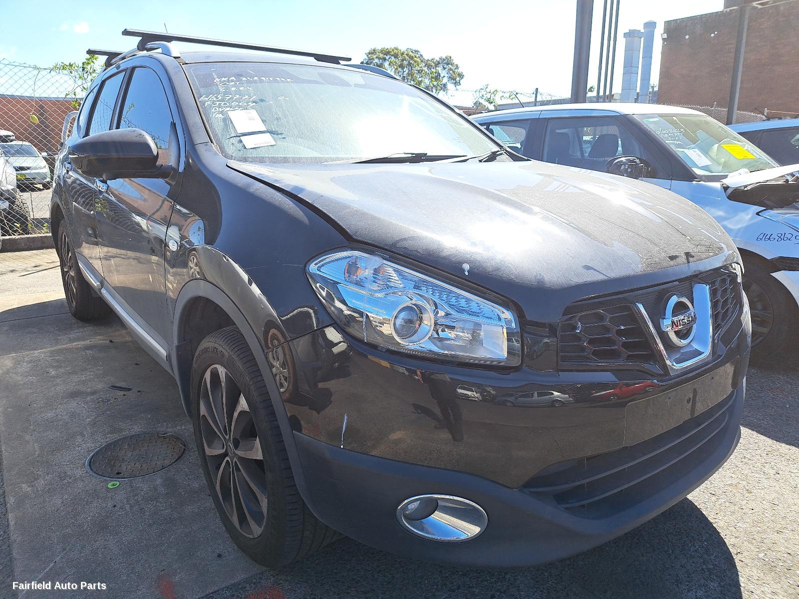 2010-2014 Nissan Dualis Left Front Door