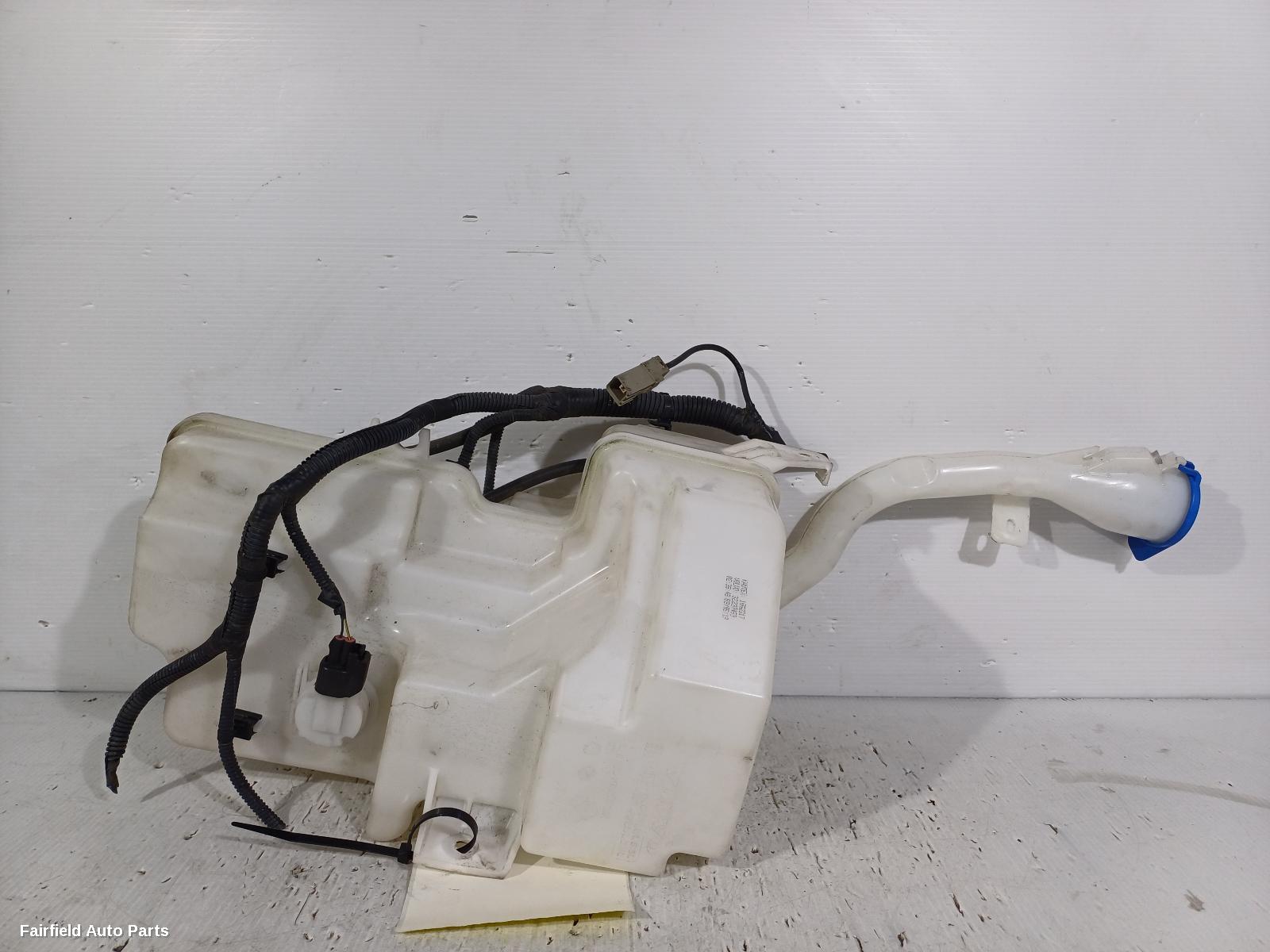 2018-2026 Volvo Xc40 Washer Bottle