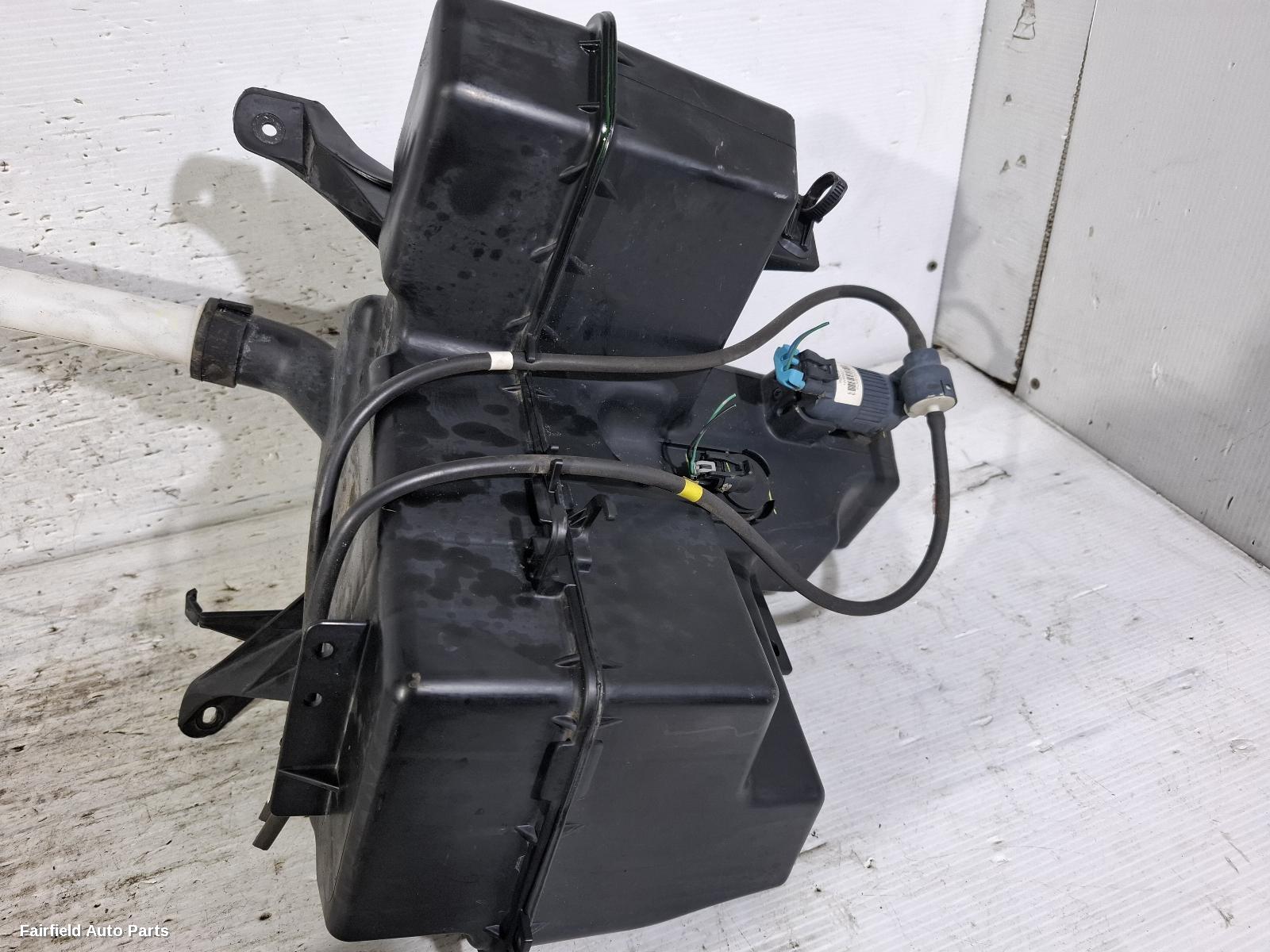 2013-2021 Nissan Pathfinder Washer Bottle