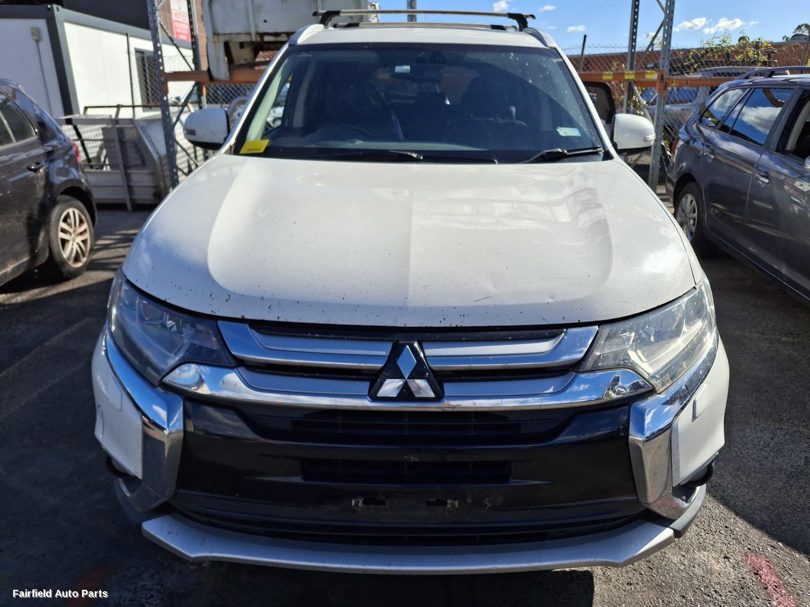2015 Mitsubishi Outlander Left Guard