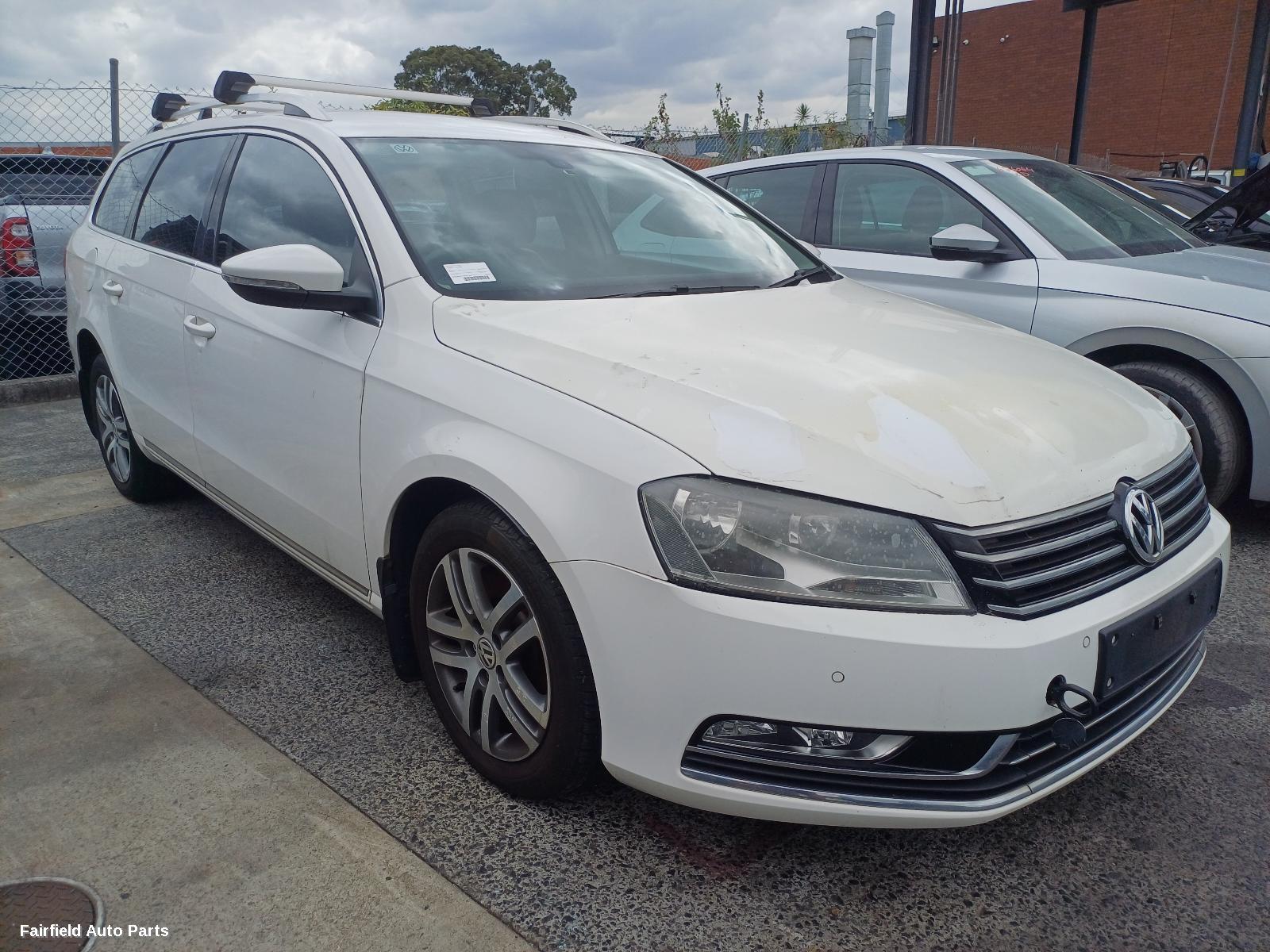 2014 Volkswagen Passat Left Door Mirror