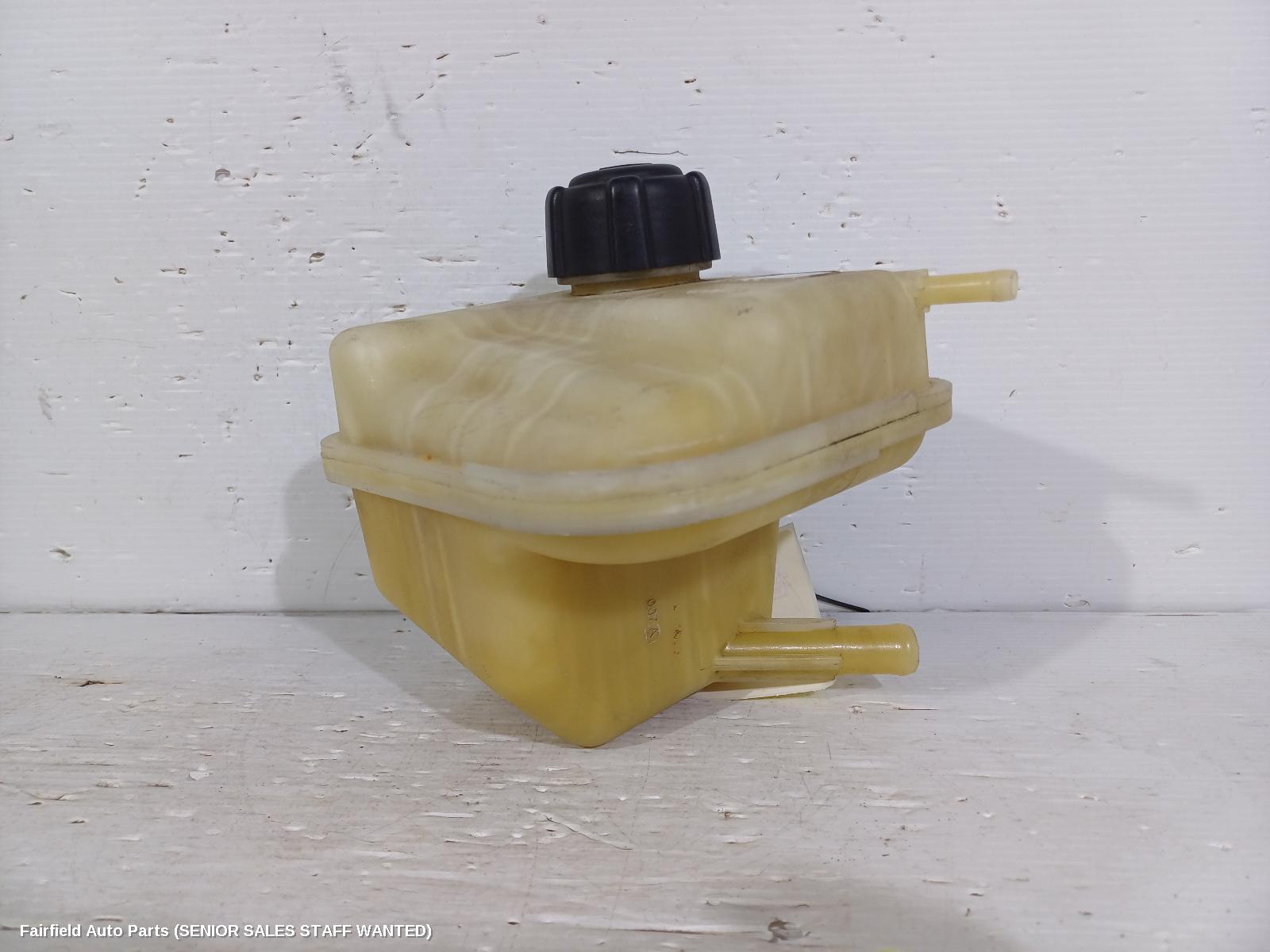 2007-2014 Nissan Dualis Overflow Bottle