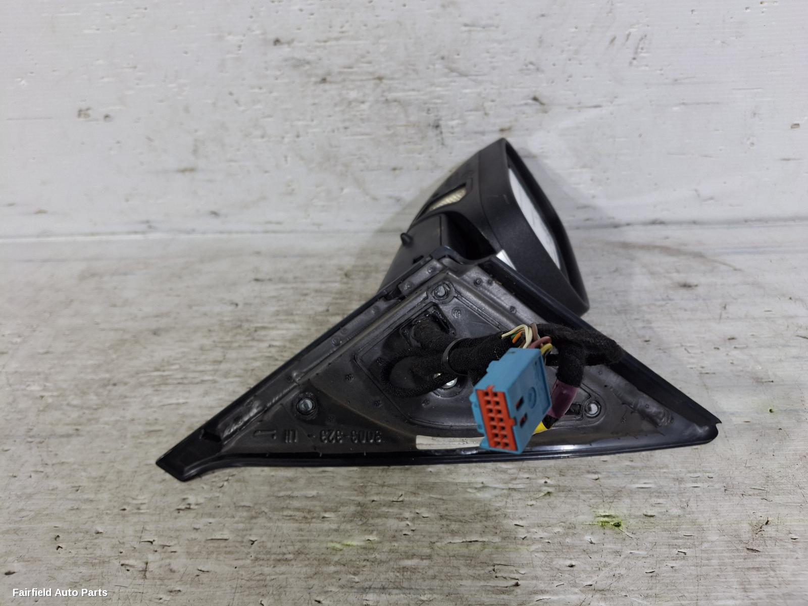 2004-2007 Volvo S40 Left Door Mirror