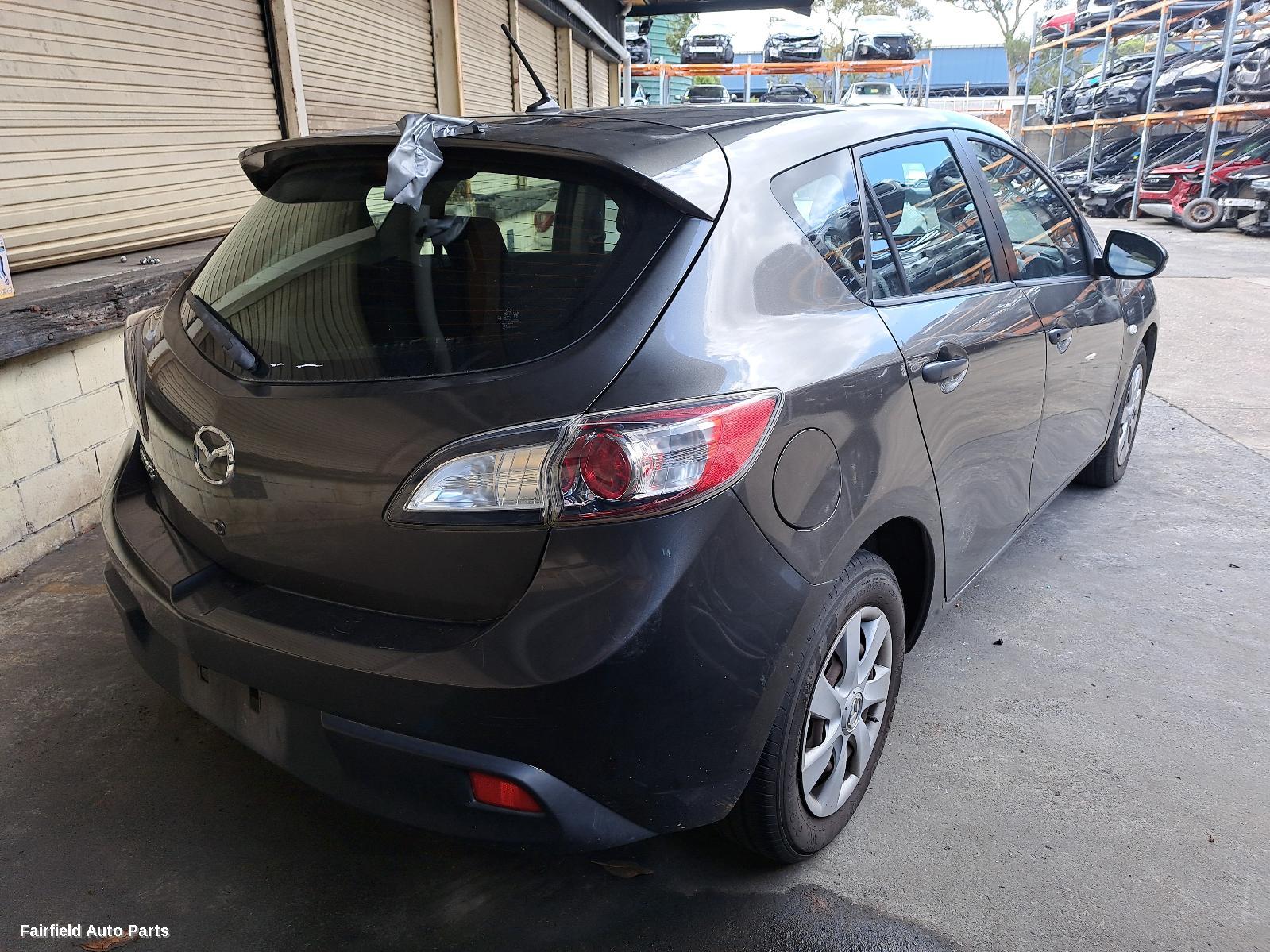 2010 Mazda 3 Left Guard