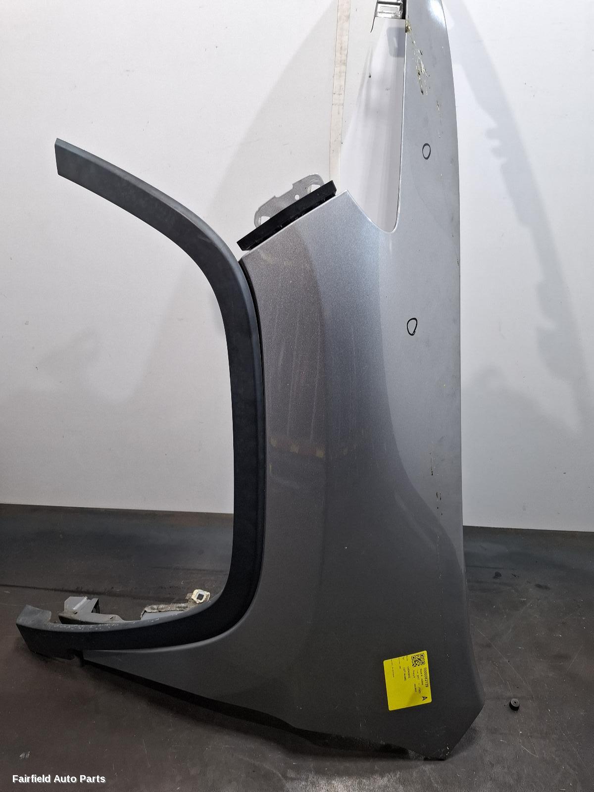 2014-2018 Jeep Cherokee Left Guard
