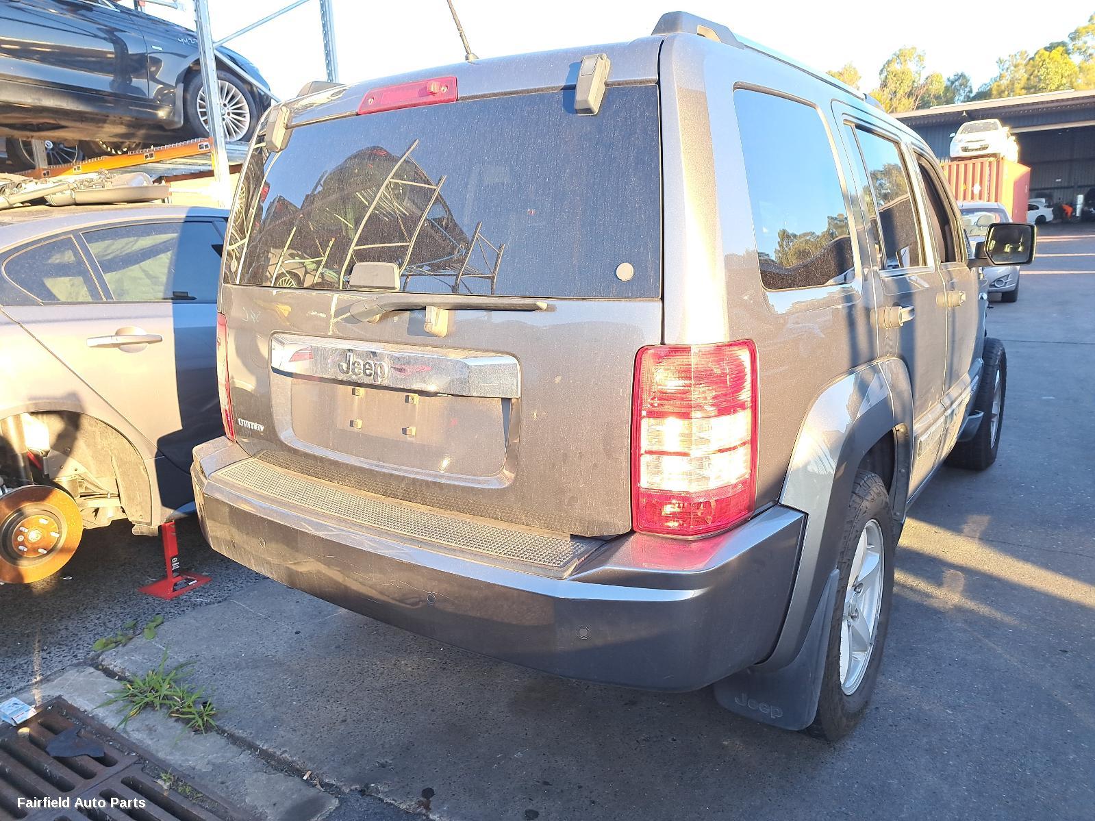 2012 Jeep Cherokee Right Front Door