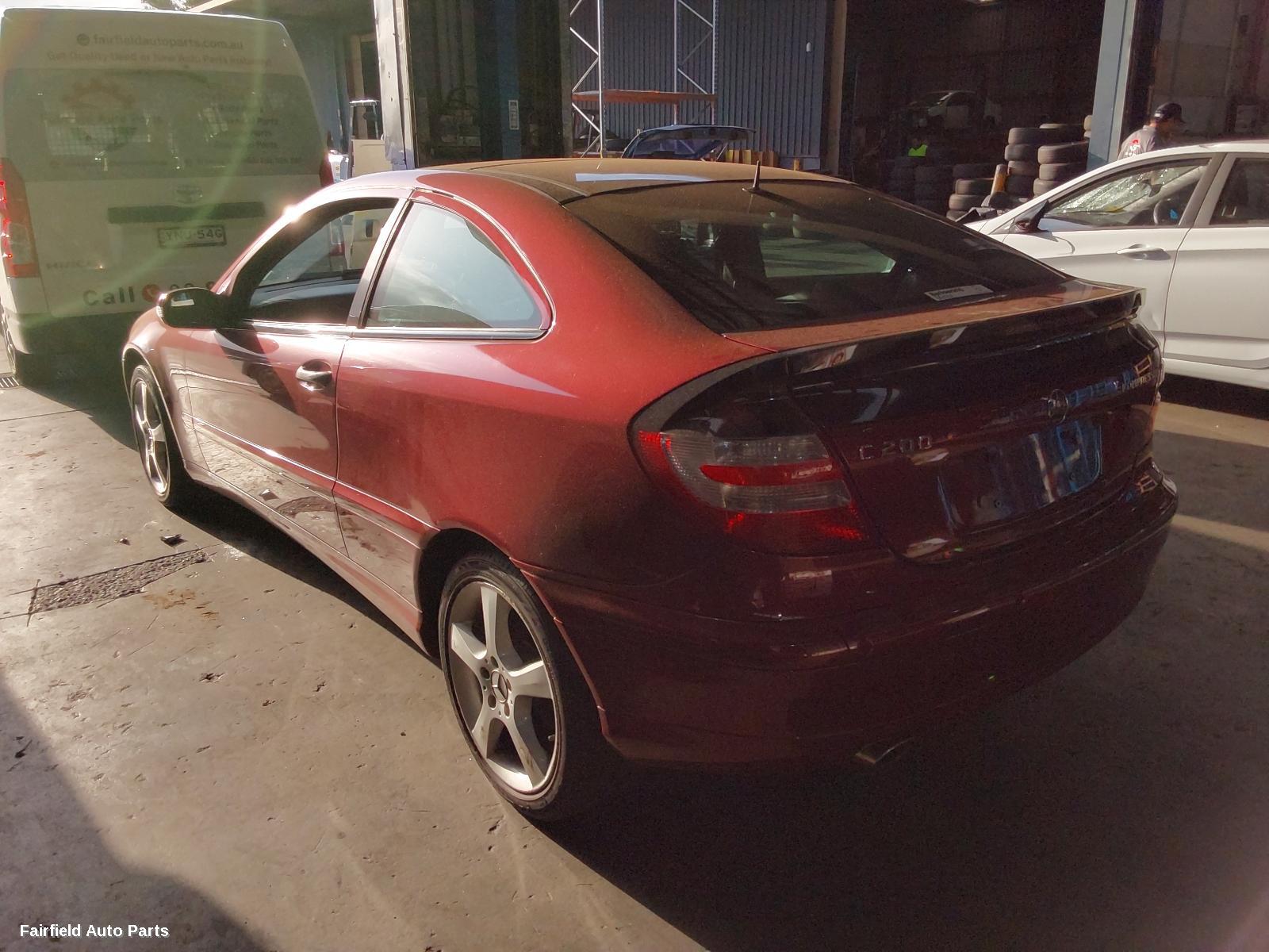 2005 Mercedes C Class Left Guard