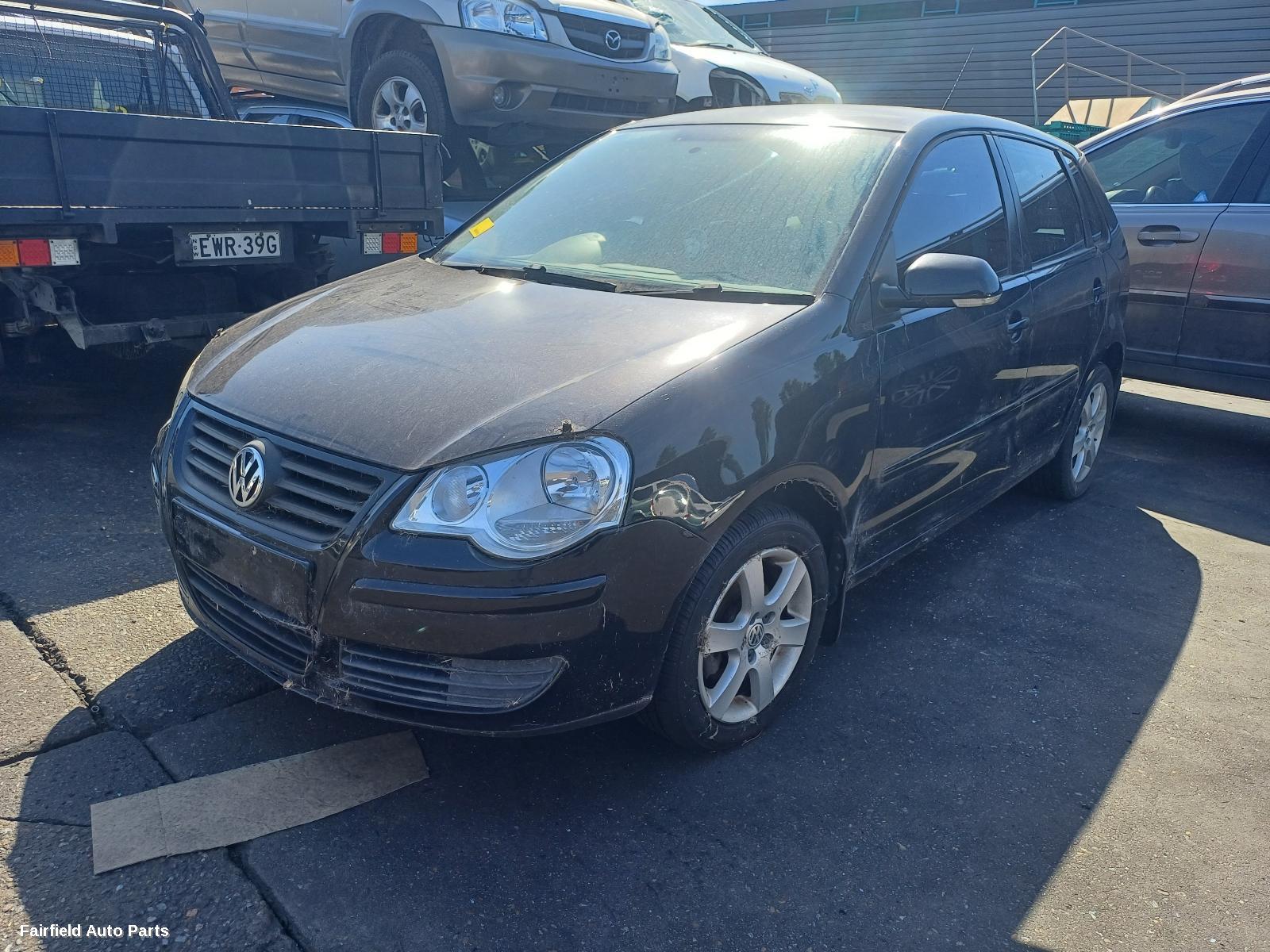 2010 Volkswagen Polo Left Guard
