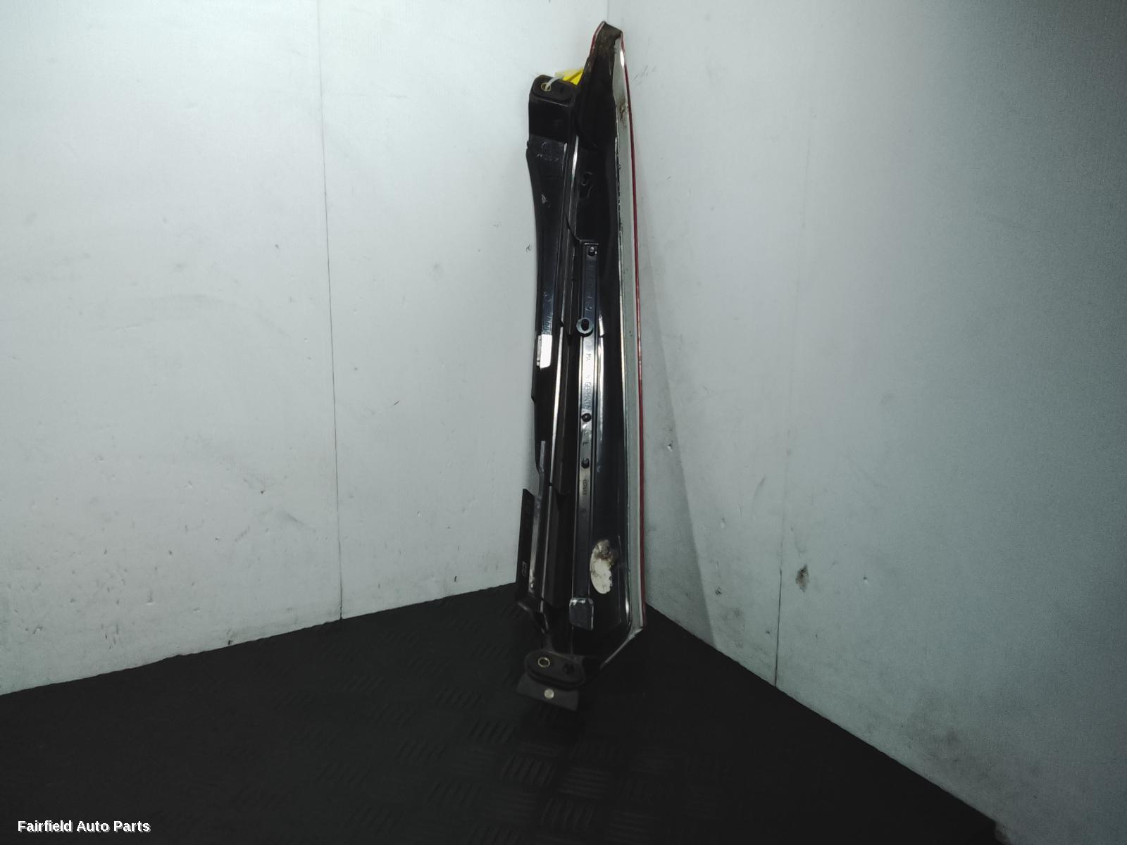 2003-2006 Volvo Xc90 Left Taillight