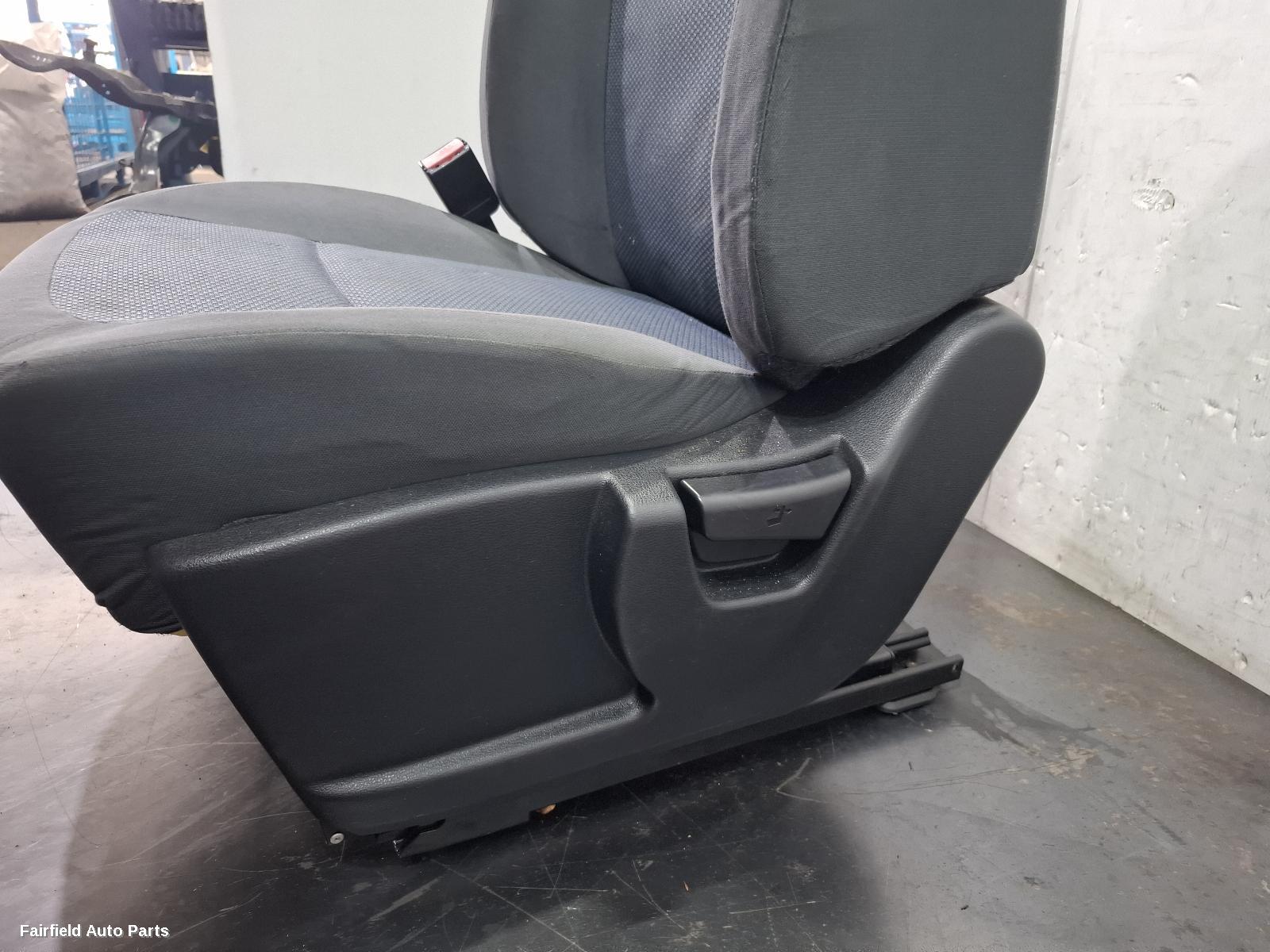 2007-2014 Nissan Dualis Front Seat